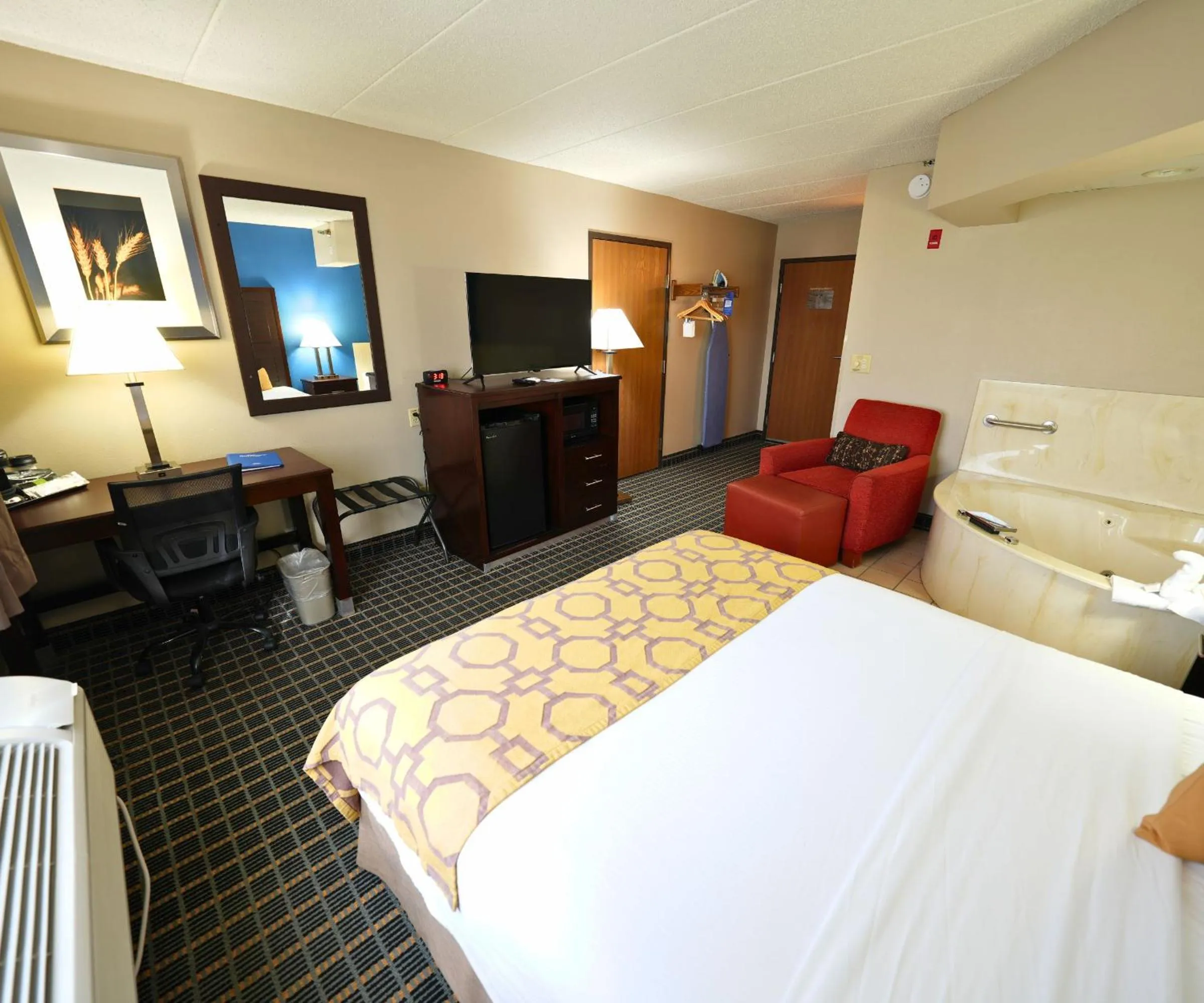 Bed in Baymont by Wyndham Marshalltown