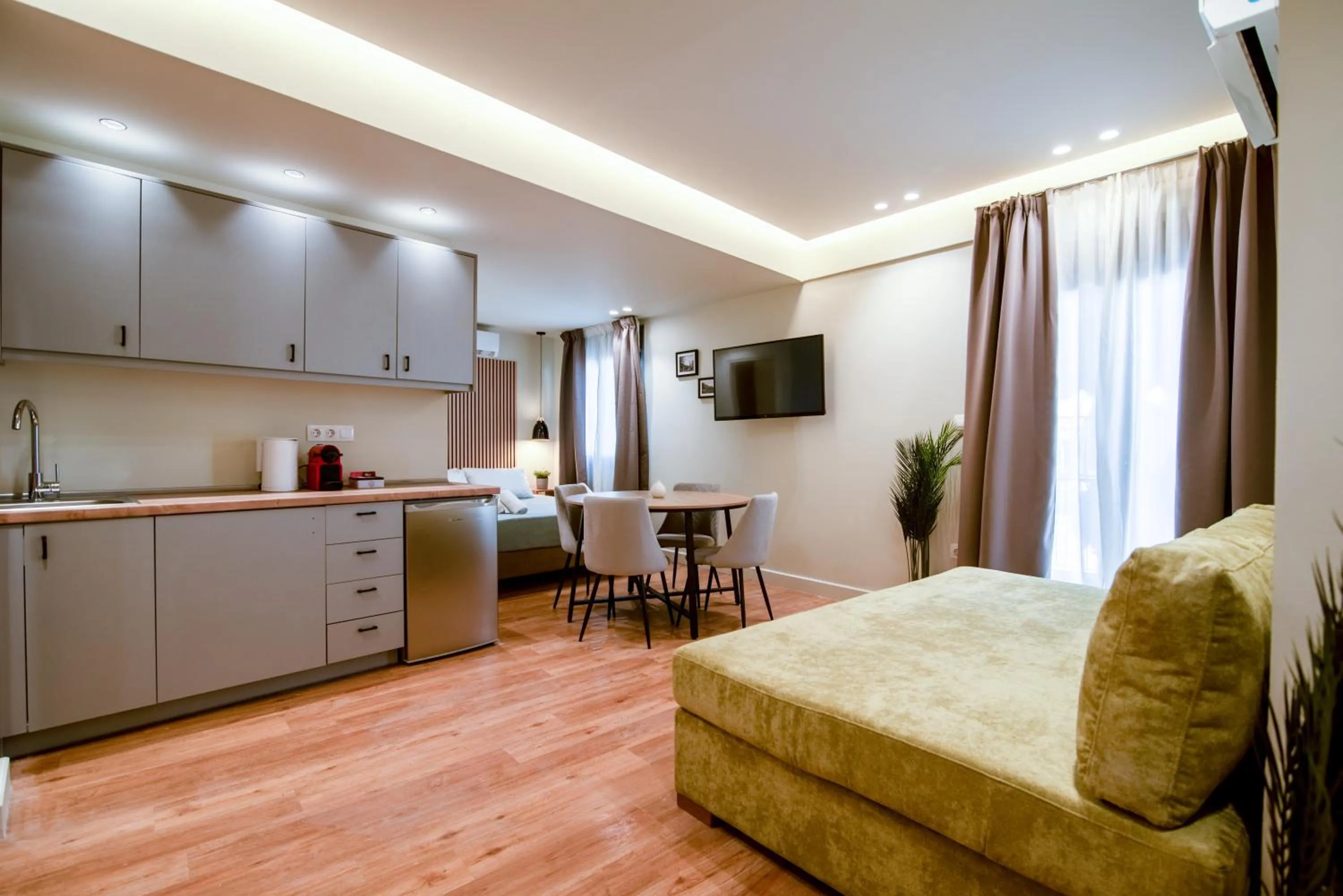 TV and multimedia in Still Athens