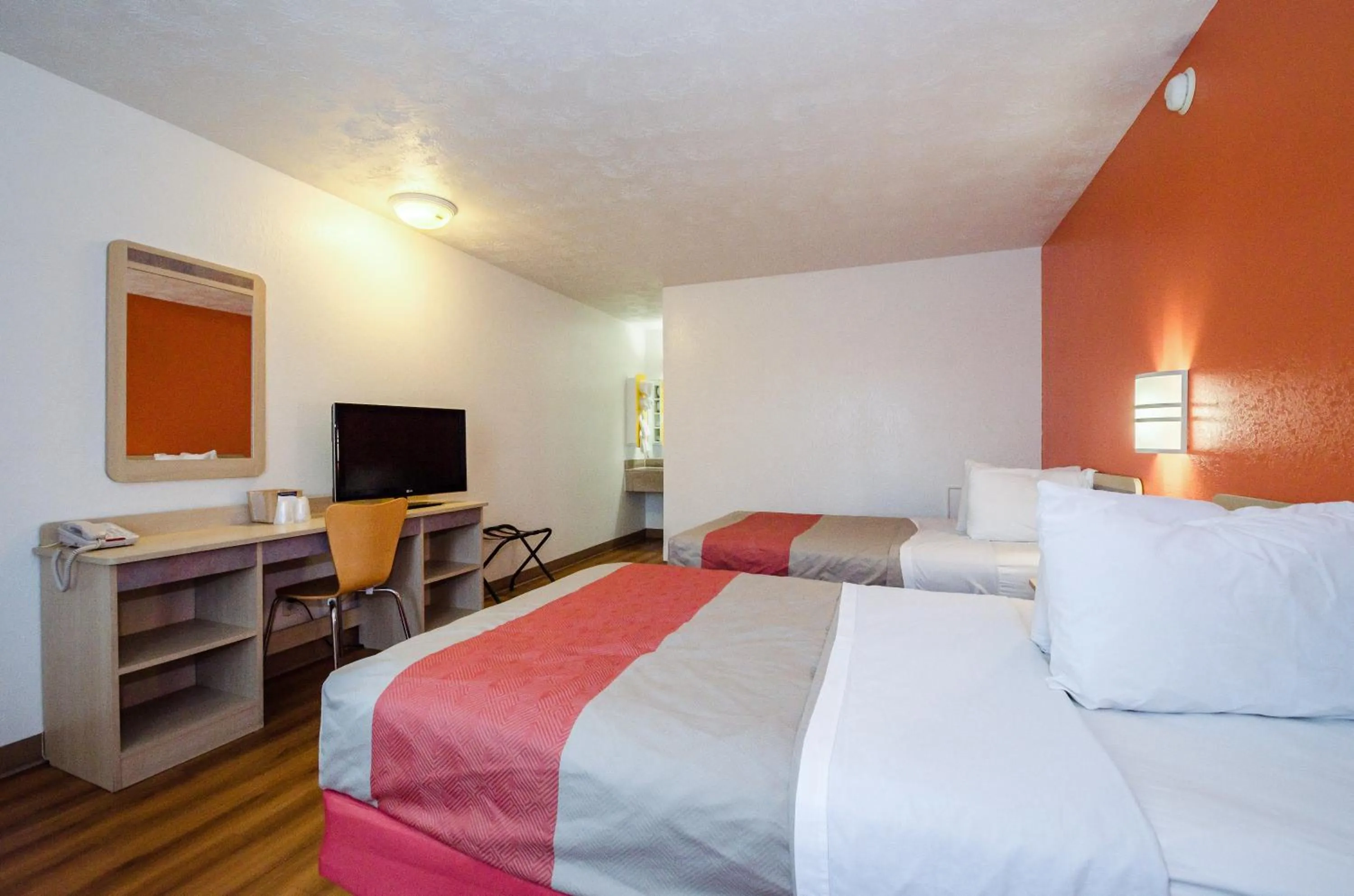 Bedroom, Bed in Motel 6-Commerce, GA