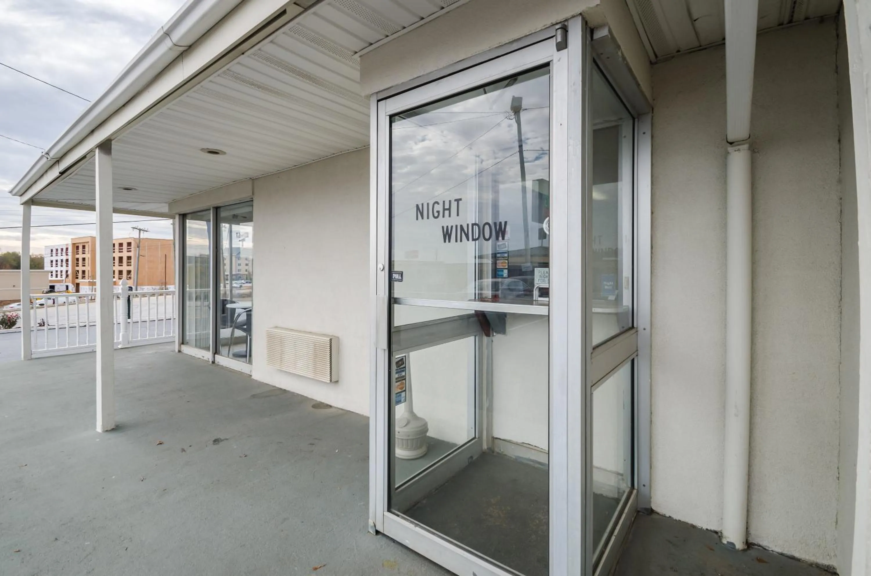 Facade/entrance in Motel 6-Commerce, GA