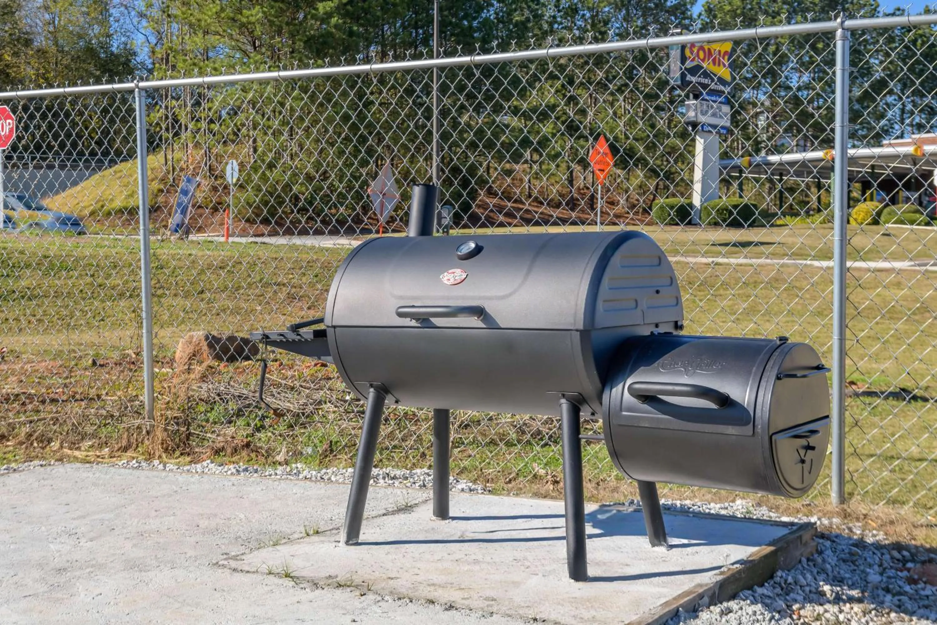 Property building in Motel 6-Commerce, GA