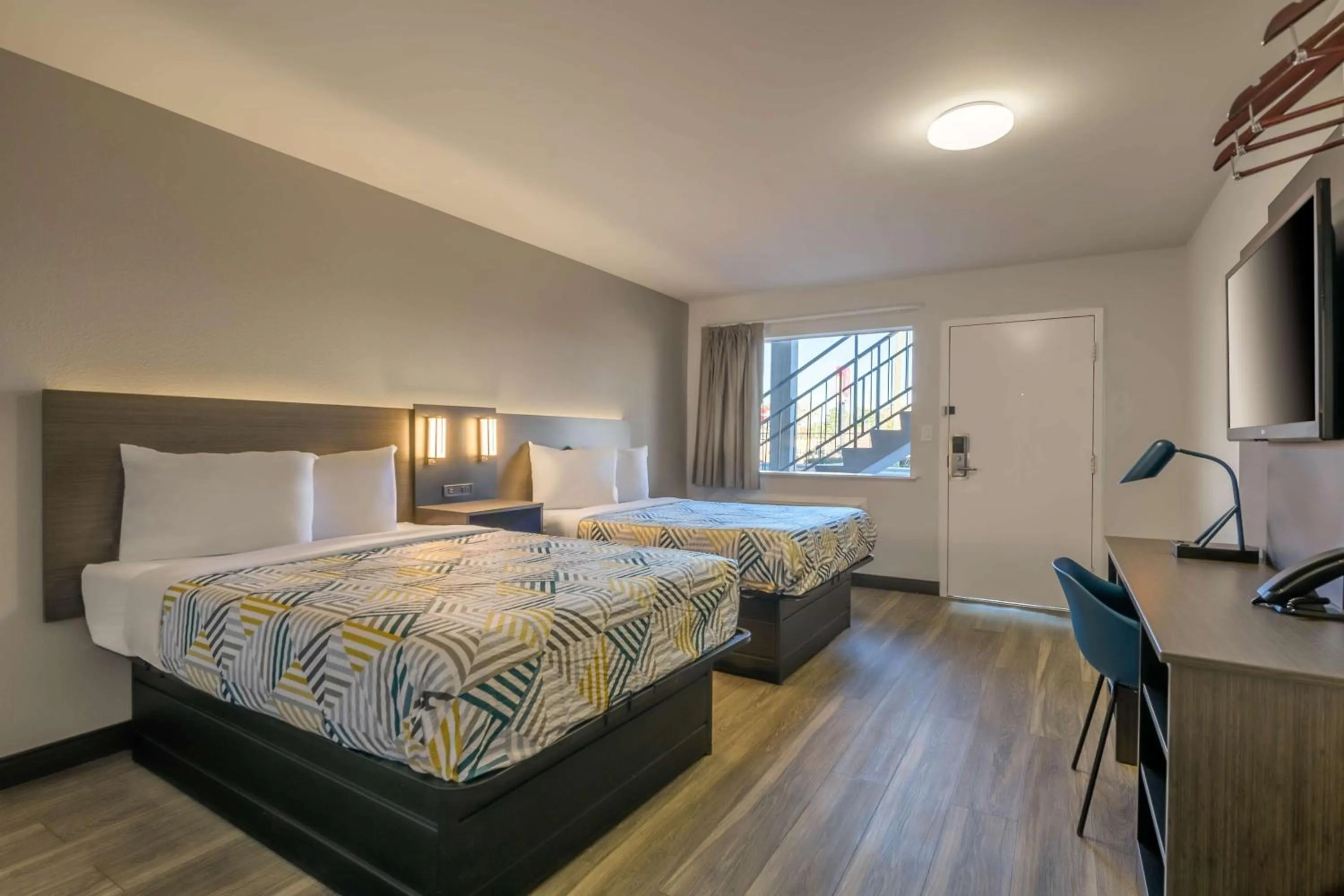 Bedroom, Bed in Motel 6-Commerce, GA