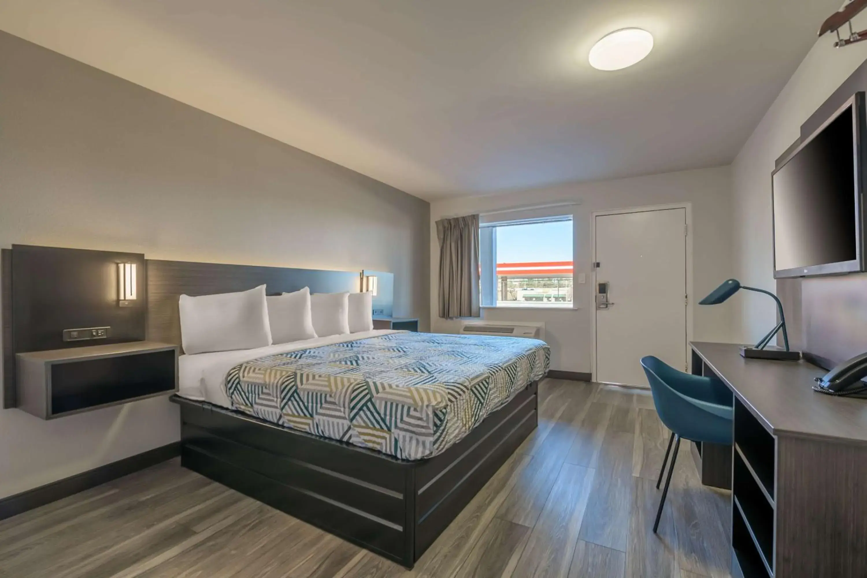 Bedroom, Bed in Motel 6-Commerce, GA Bedroom, Bed in Motel 6-Commerce, GA