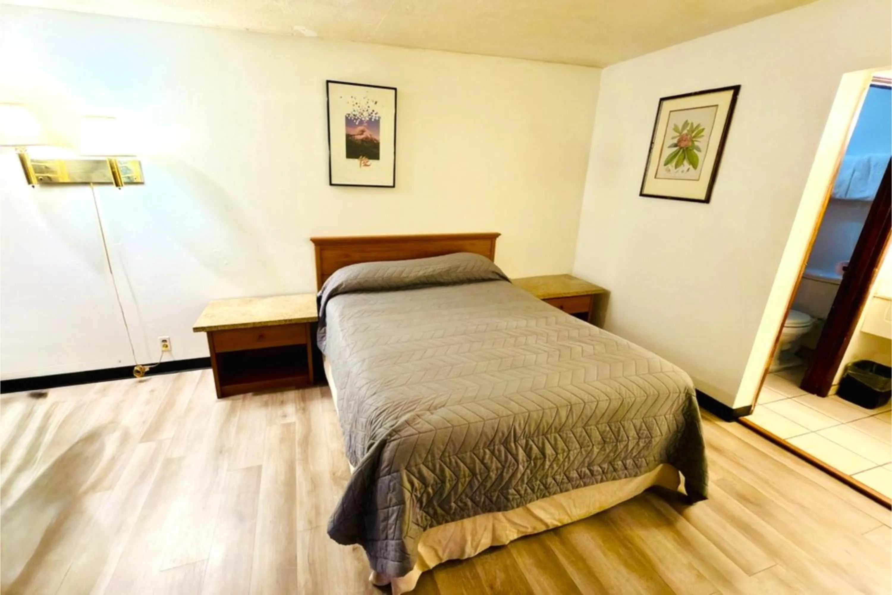 Bedroom in Beaverton Budget Inn by Capital O Portland