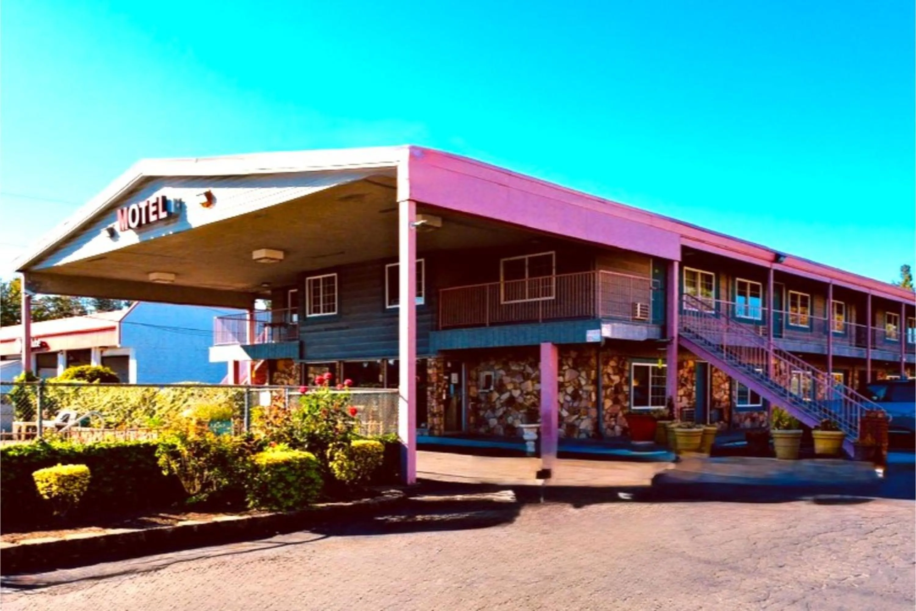 Facade/entrance in Beaverton Budget Inn by Capital O Portland