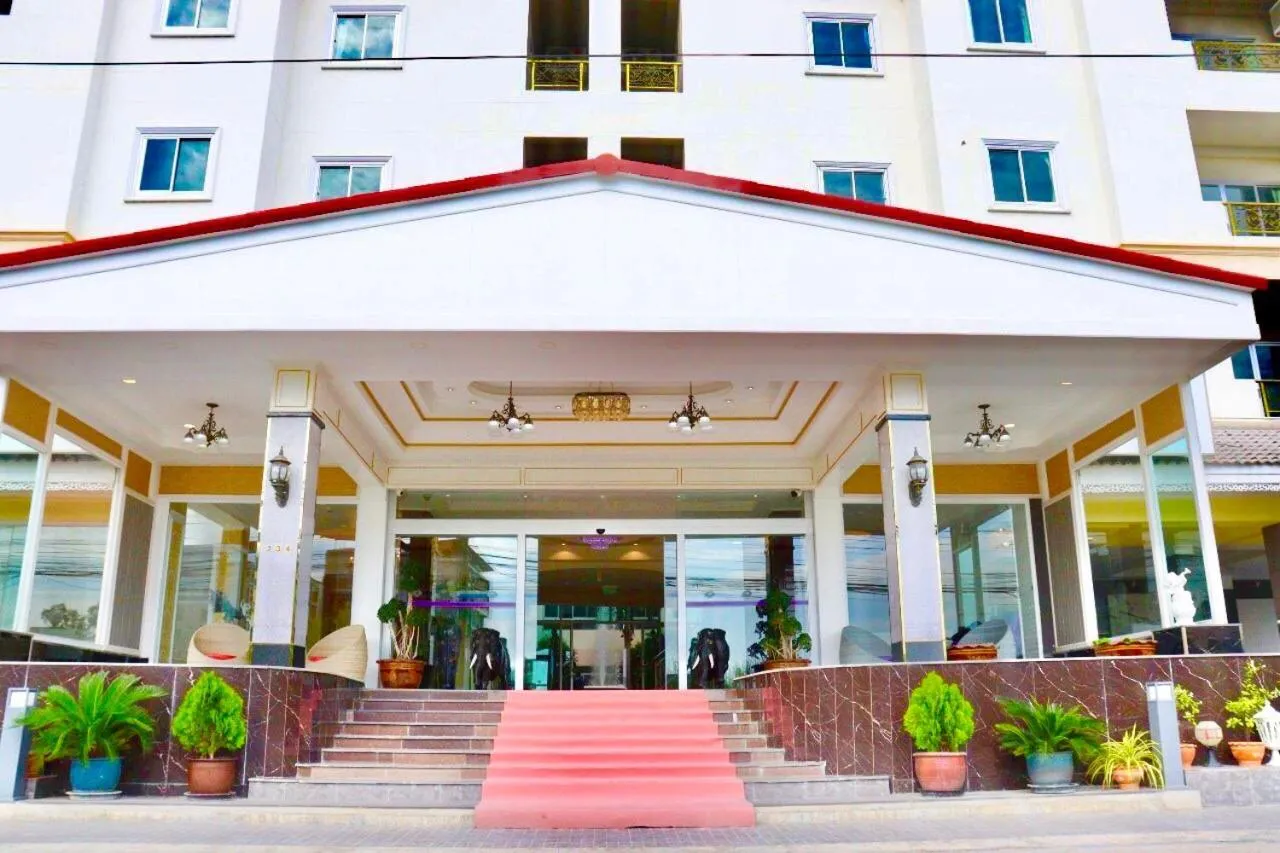 Facade/entrance in Napheera Royal Tel