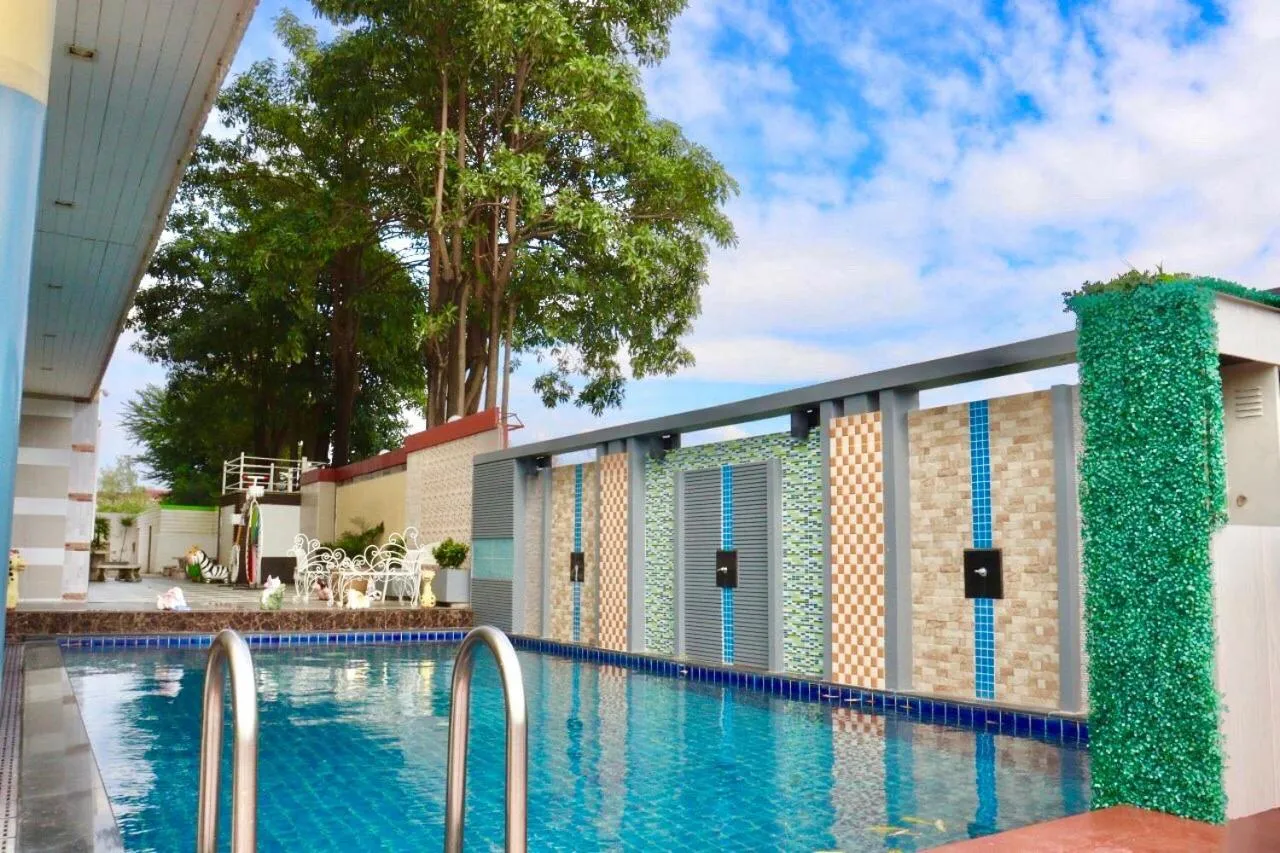 Swimming pool in Napheera Royal Tel