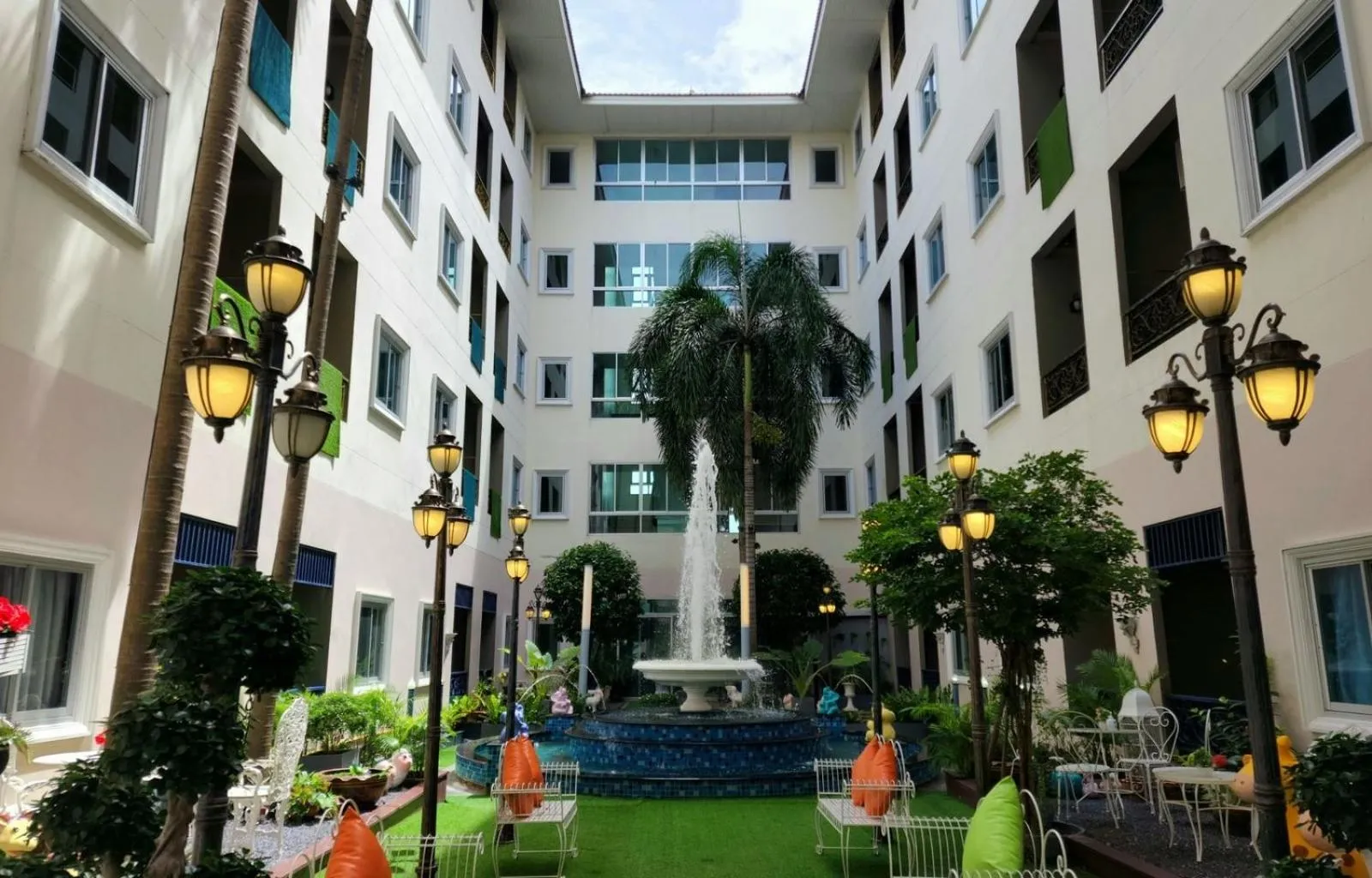Inner courtyard view in Napheera Royal Tel