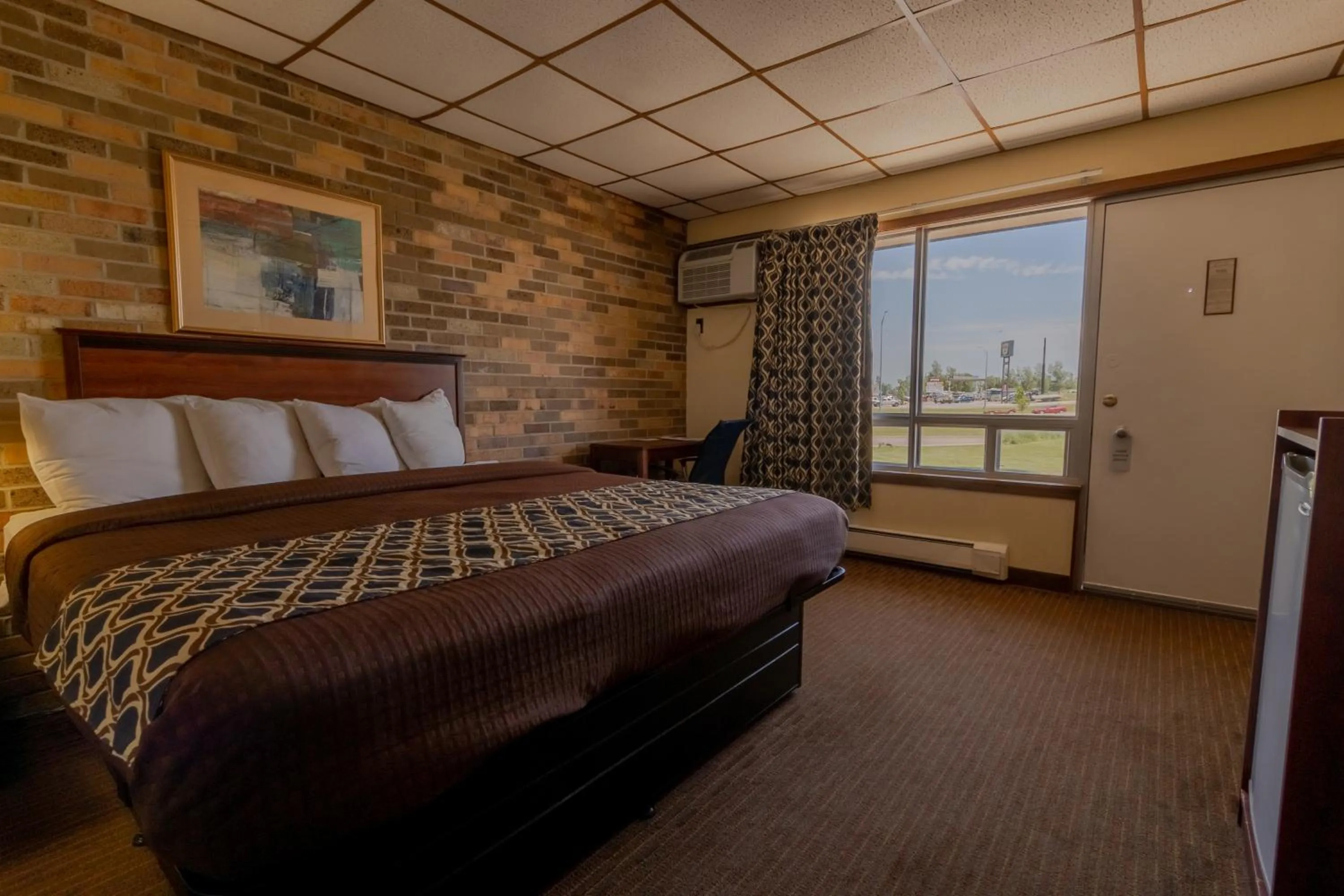 Bed in Thunderbird Lodge