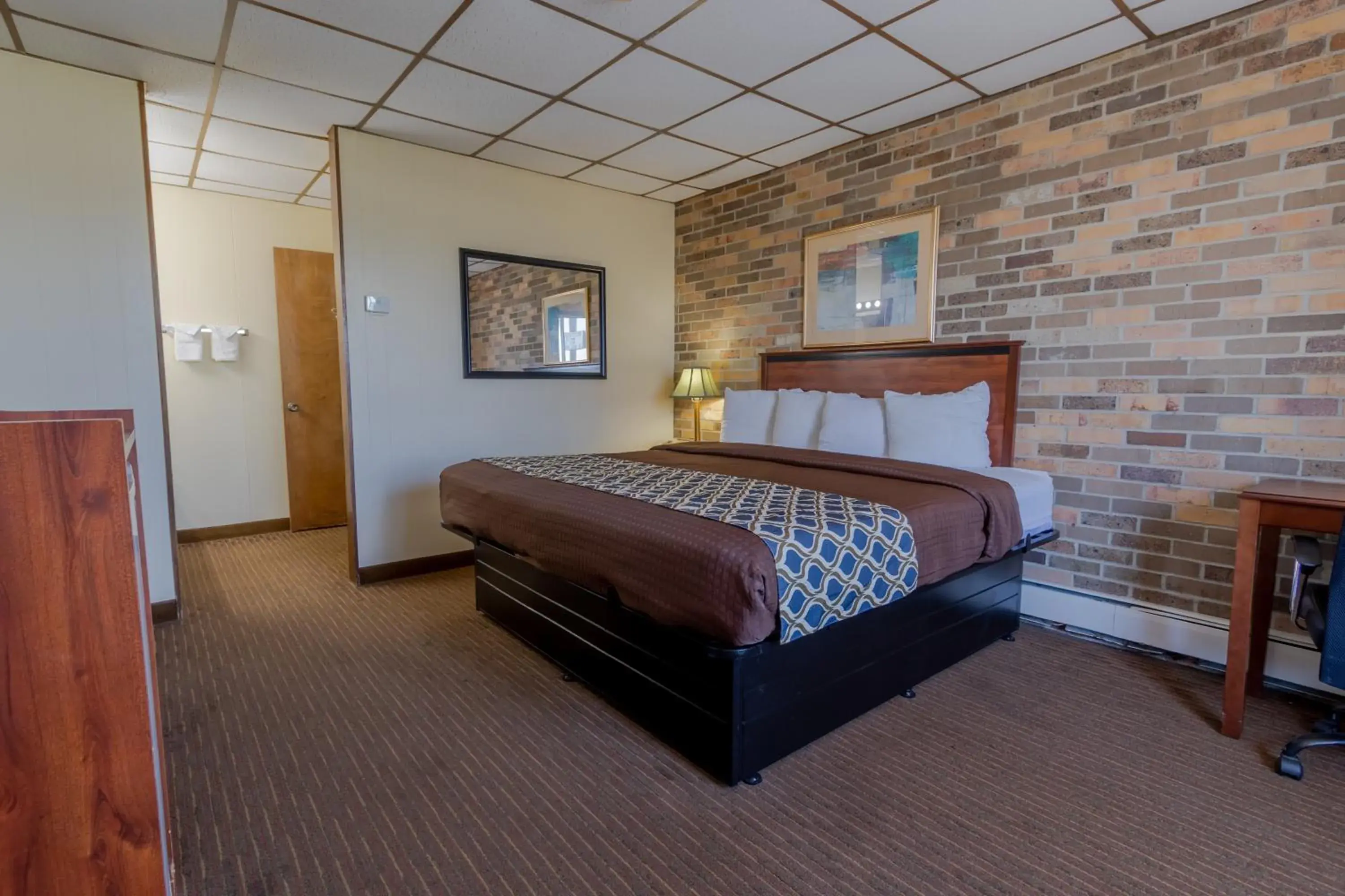 King Room - Non-Smoking in Thunderbird Lodge King Room - Non-Smoking in Thunderbird Lodge