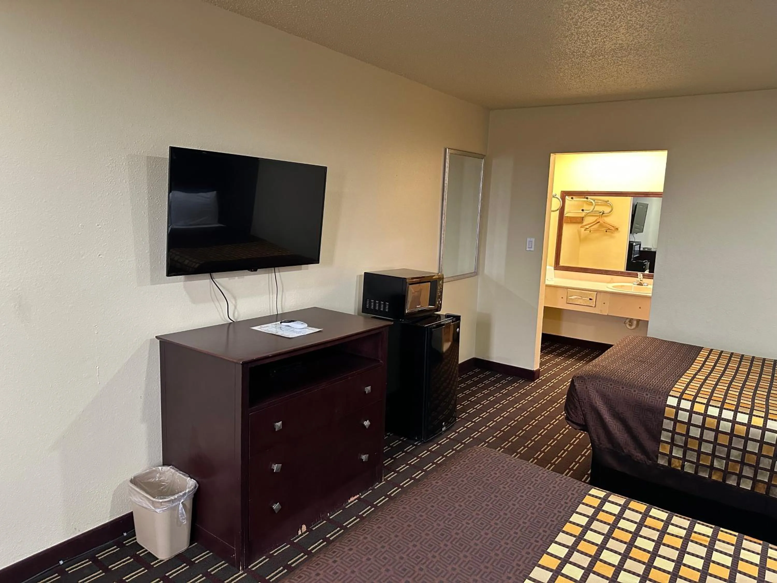 Bed in Executive Inn & Suites Prescott