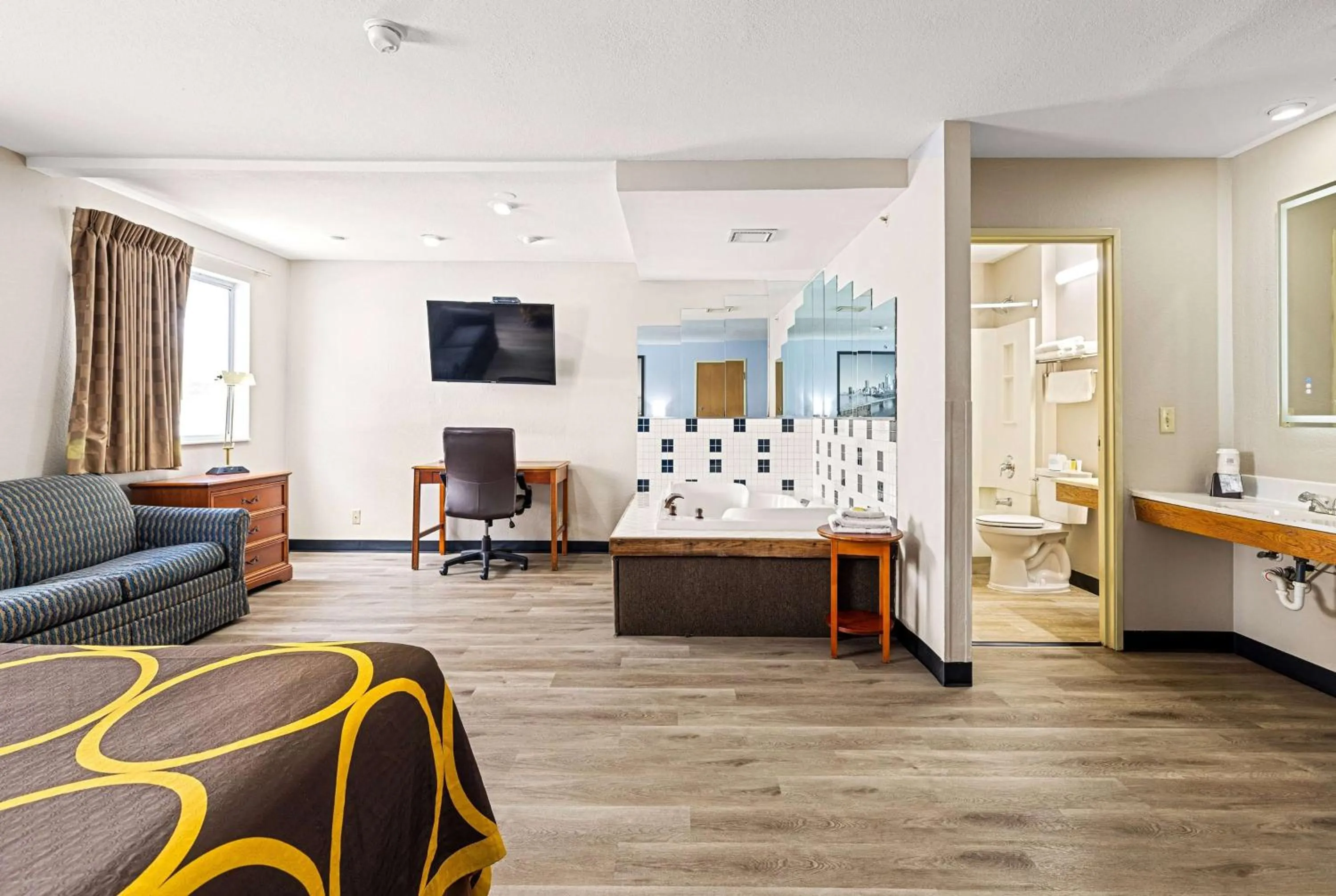 Photo of the whole room in Super 8 by Wyndham Pittsburgh/Monroeville