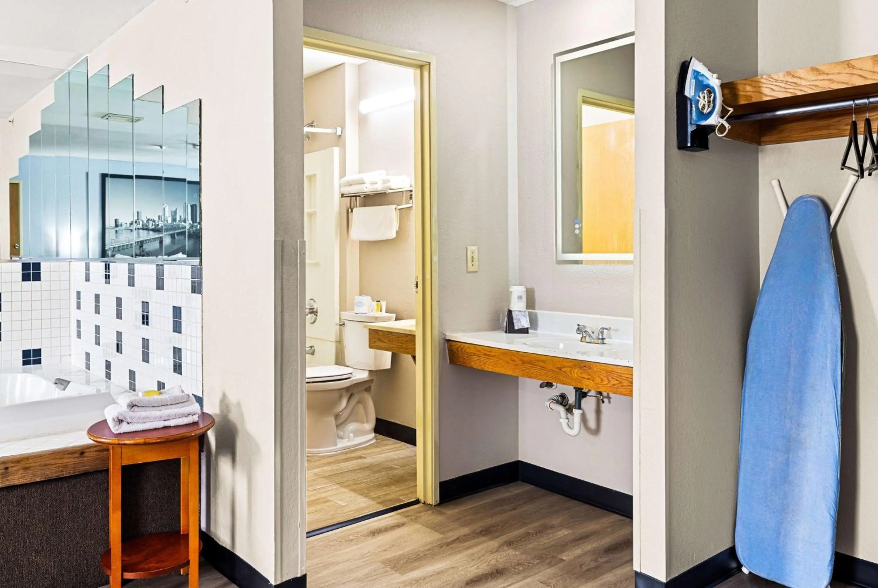 Photo of the whole room in Super 8 by Wyndham Pittsburgh/Monroeville