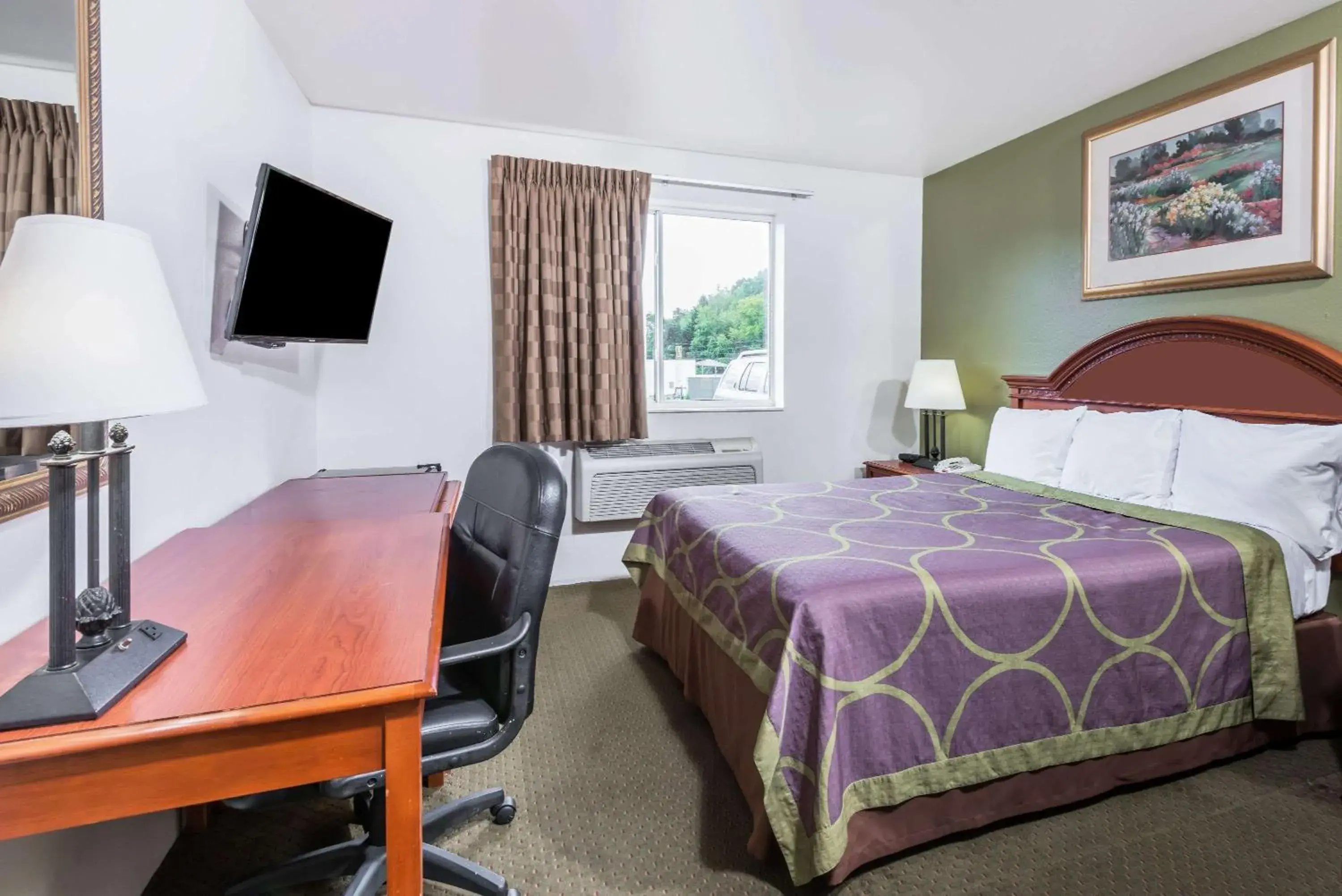 Photo of the whole room, Bed in Super 8 by Wyndham Pittsburgh/Monroeville Photo of the whole room, Bed in Super 8 by Wyndham Pittsburgh/Monroeville