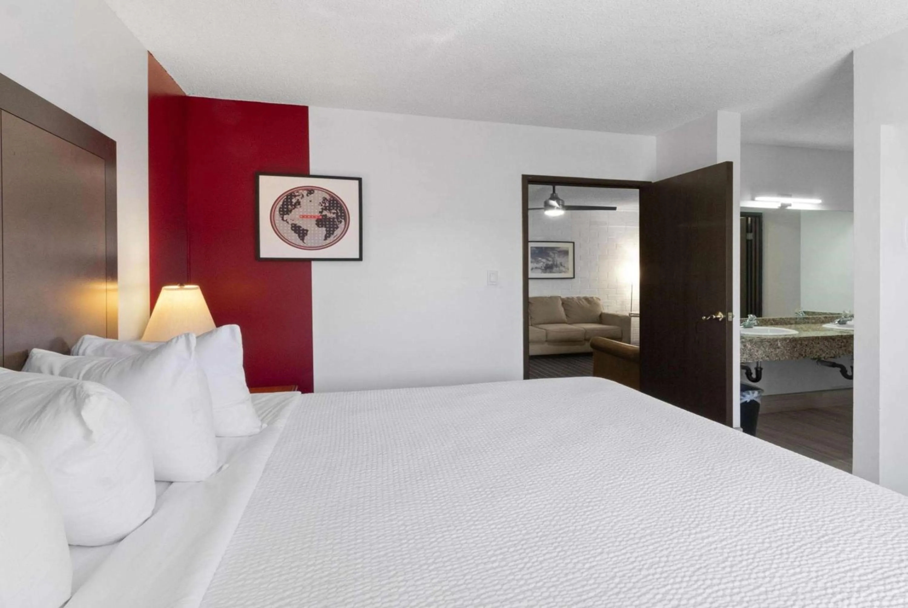 Photo of the whole room, Bed in Ramada by Wyndham Richfield UT I-70