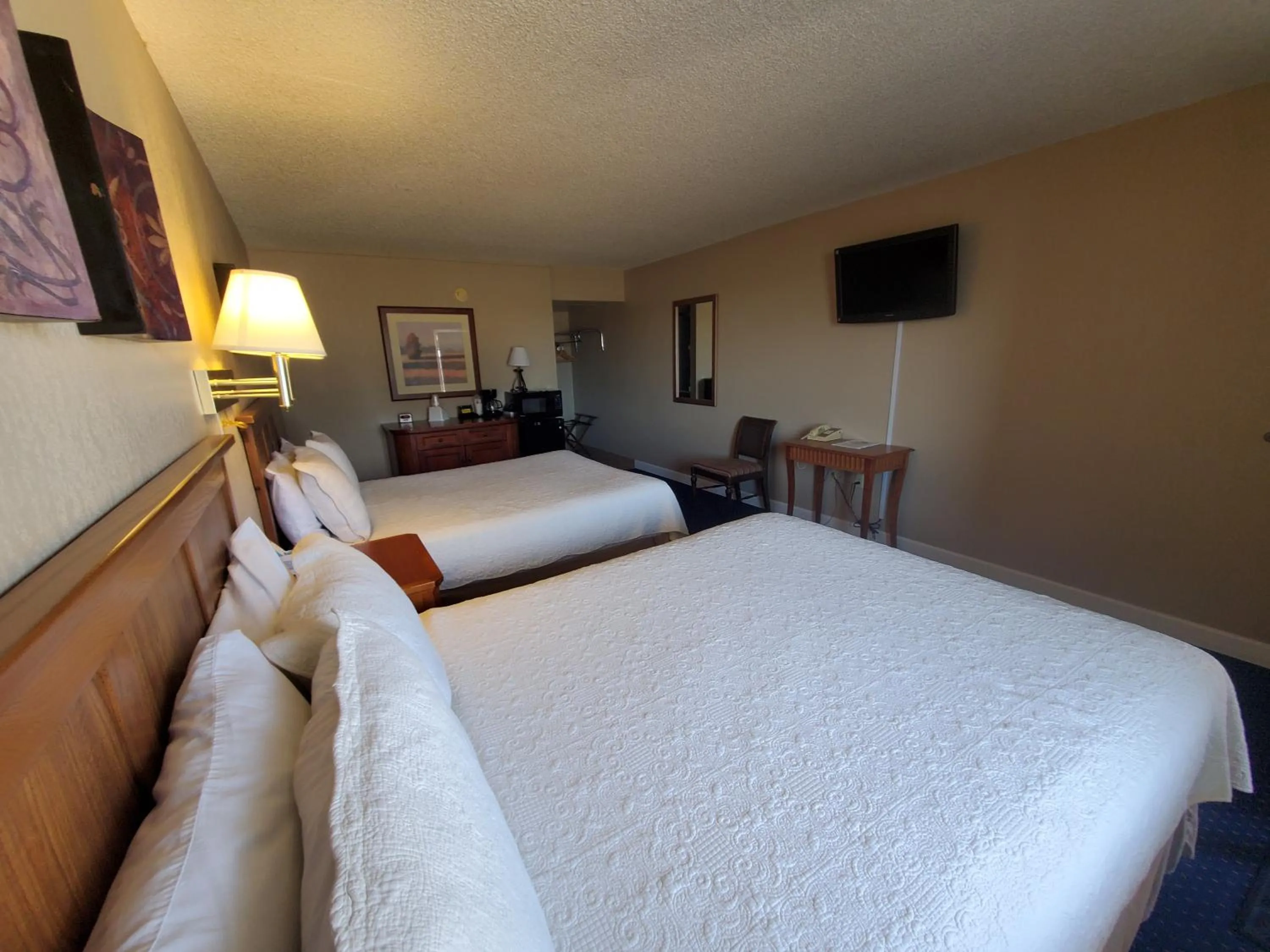 Bed in Kansas Country Inn