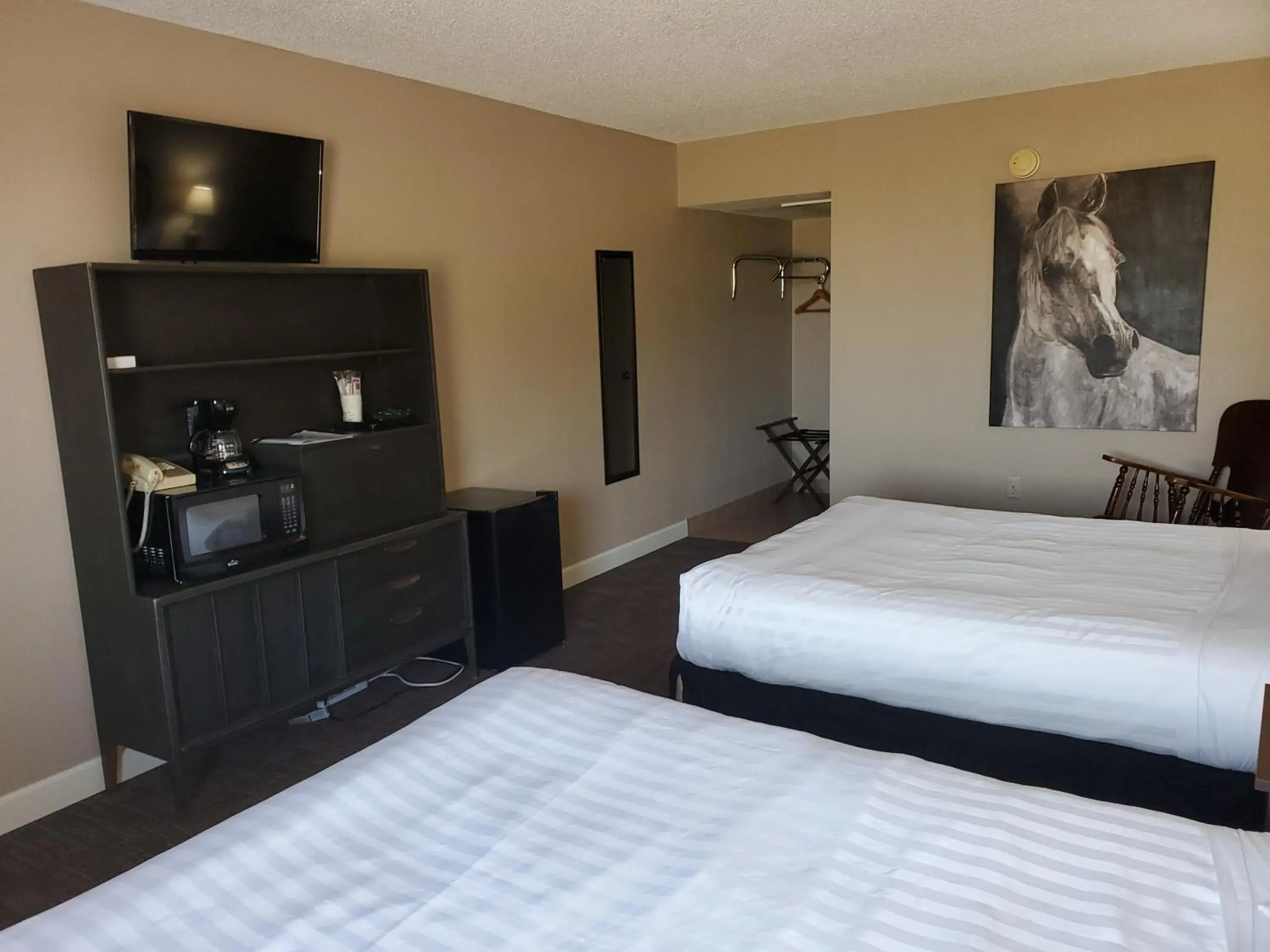 Deluxe Double Room in Kansas Country Inn Deluxe Double Room in Kansas Country Inn