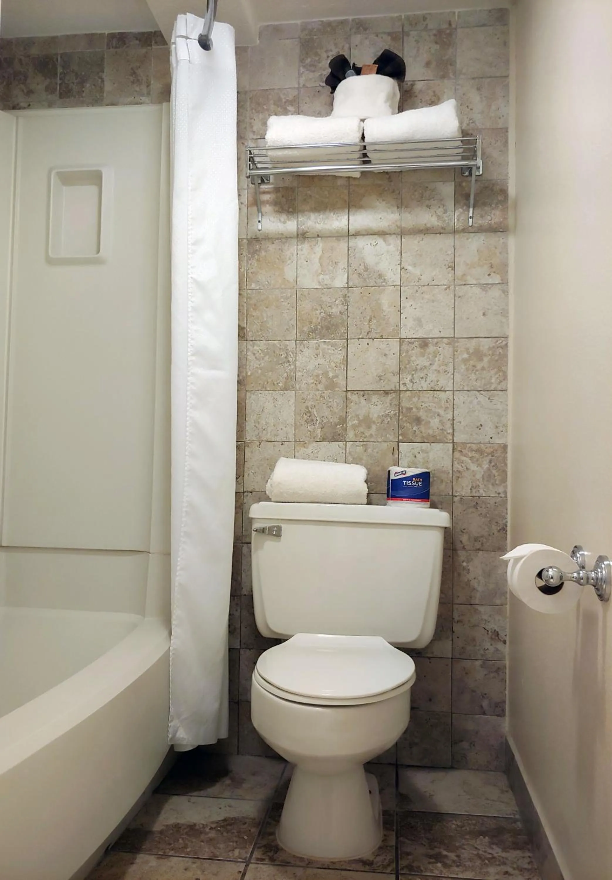 Shower in Kansas Country Inn