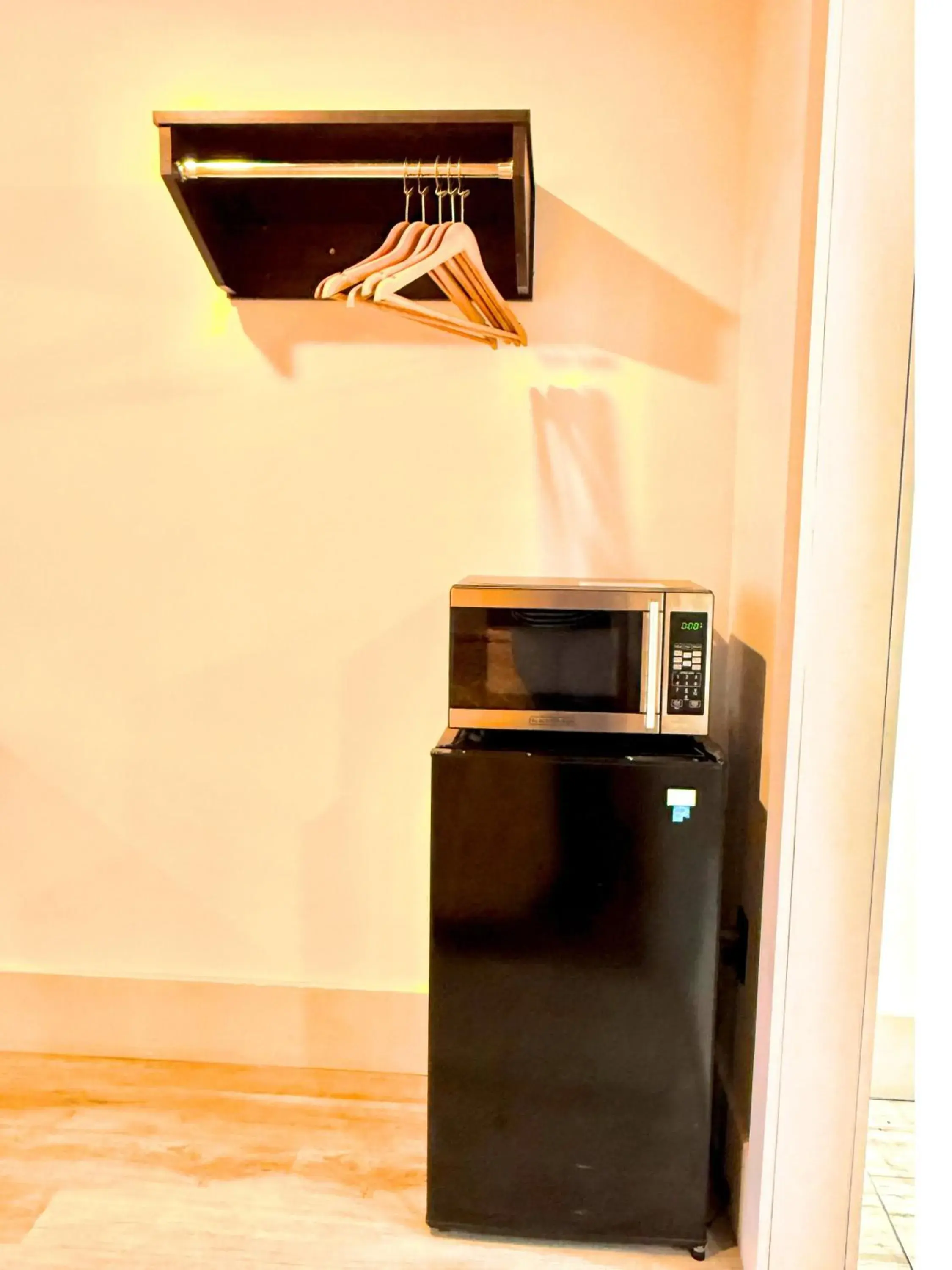 Standard Queen Room - single occupancy in Tennessee Mountain Lodge Standard Queen Room - single occupancy in Tennessee Mountain Lodge