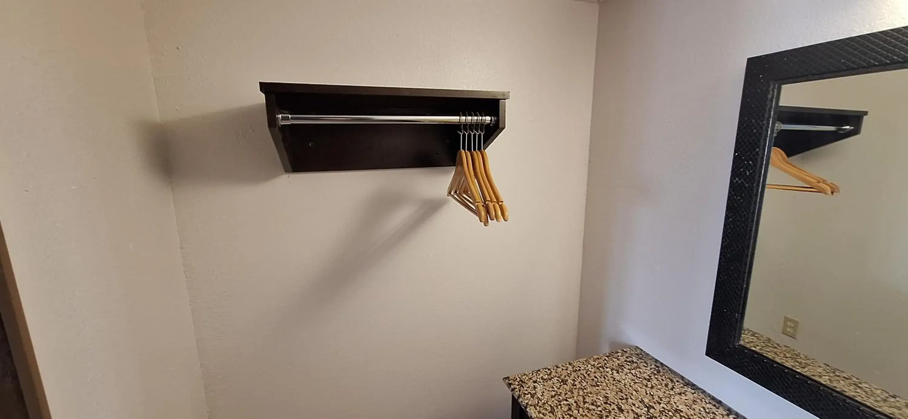 King Room in Tennessee Mountain Lodge King Room in Tennessee Mountain Lodge