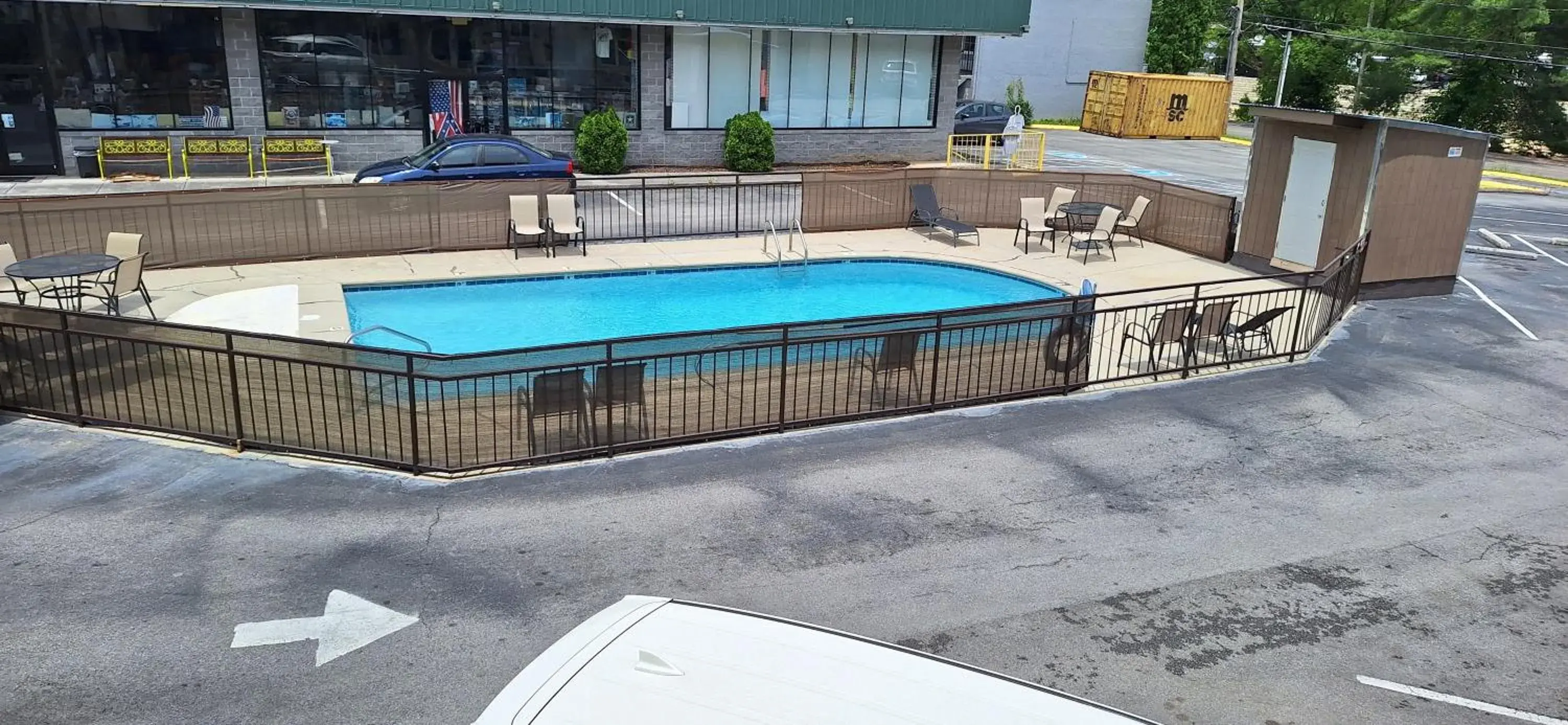 Swimming pool in Tennessee Mountain Lodge Swimming pool in Tennessee Mountain Lodge