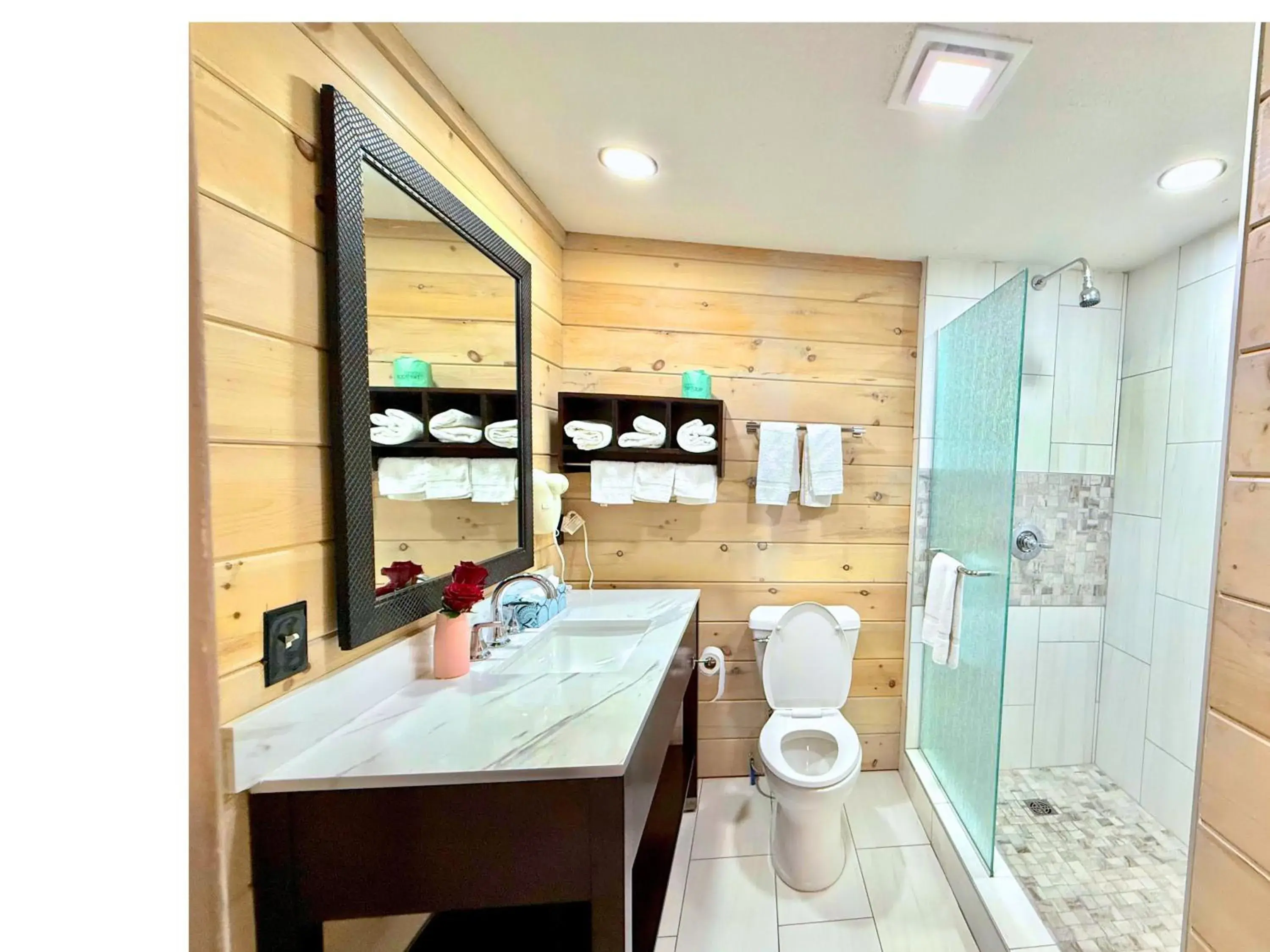 Shower in Tennessee Mountain Lodge Shower in Tennessee Mountain Lodge