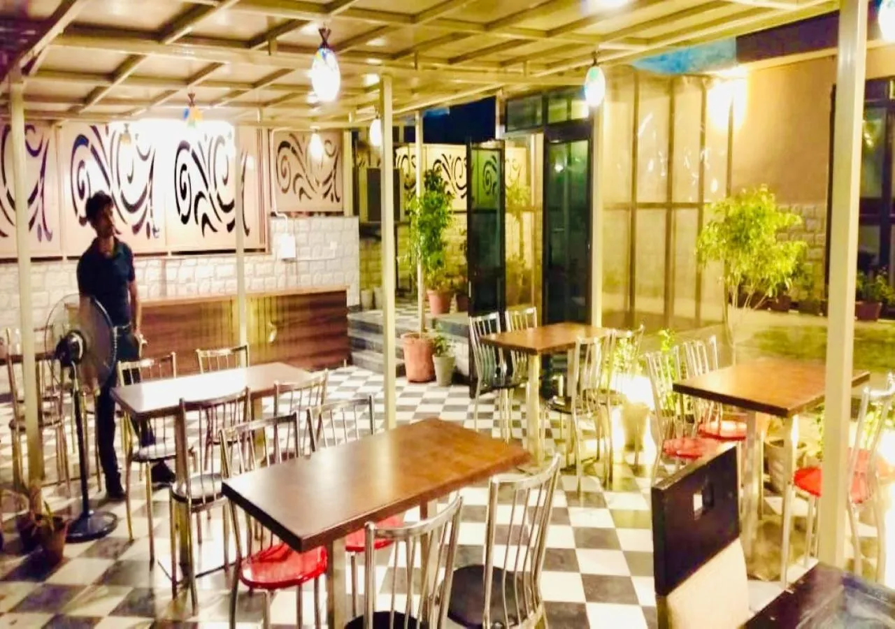 Restaurant/places to eat in The Grand Uddhav