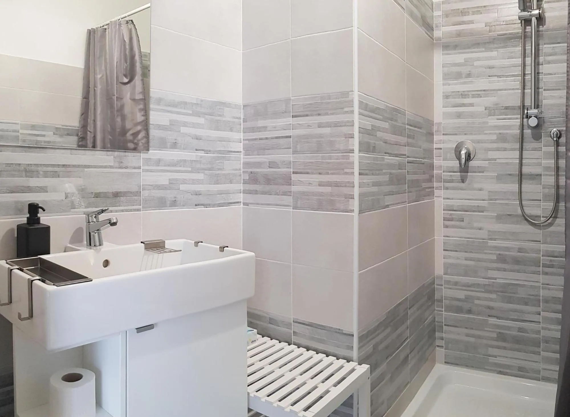 Shower in Punto Blu Relax