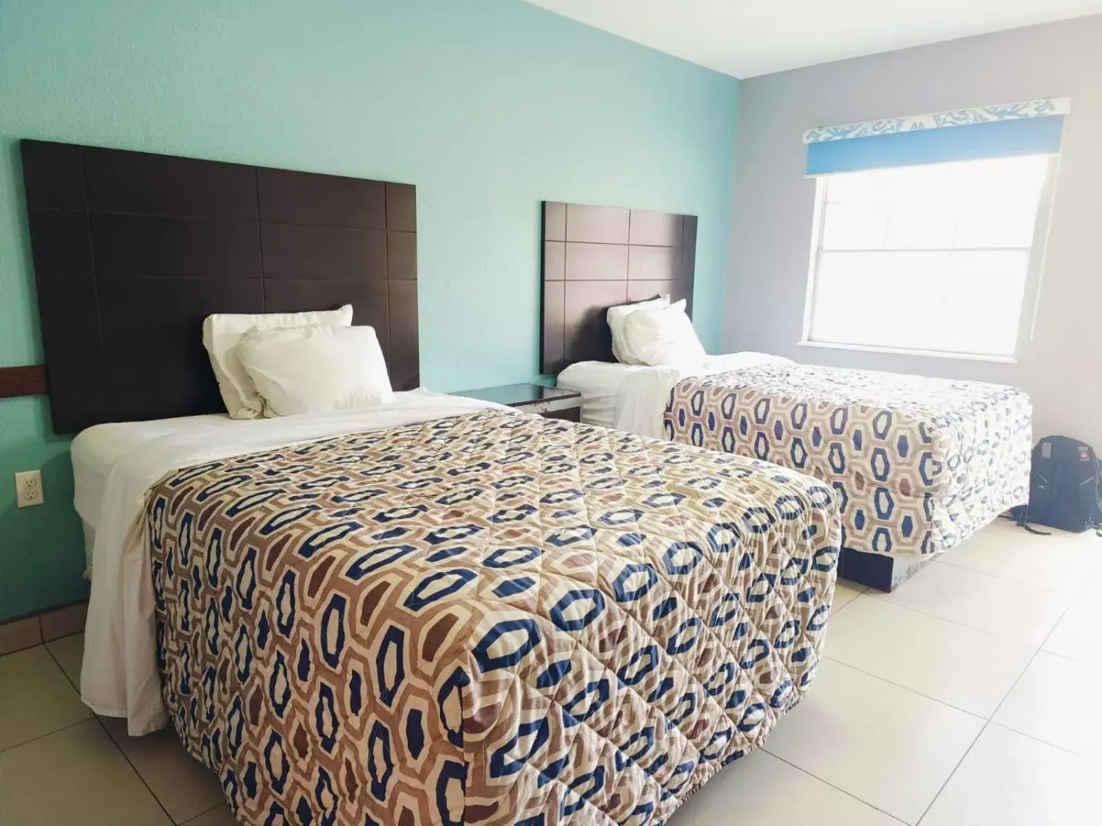 2 Full Beds Non-Smoking in Woodfield Inn & Suites Hotel O, Yoakum TX 111 2 Full Beds Non-Smoking in Woodfield Inn & Suites Hotel O, Yoakum TX 111