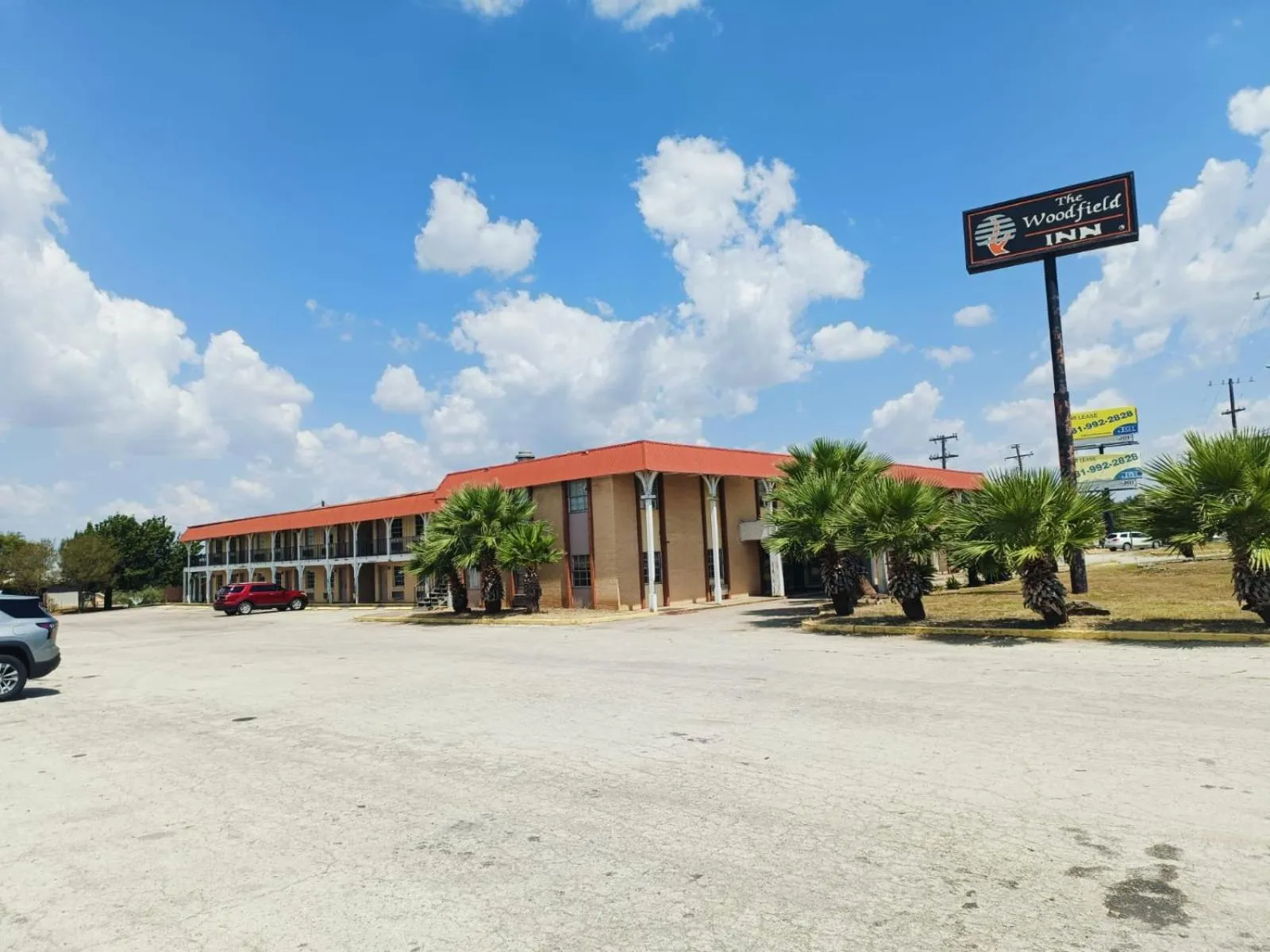 Facade/entrance in Woodfield Inn & Suites Hotel O, Yoakum TX 111