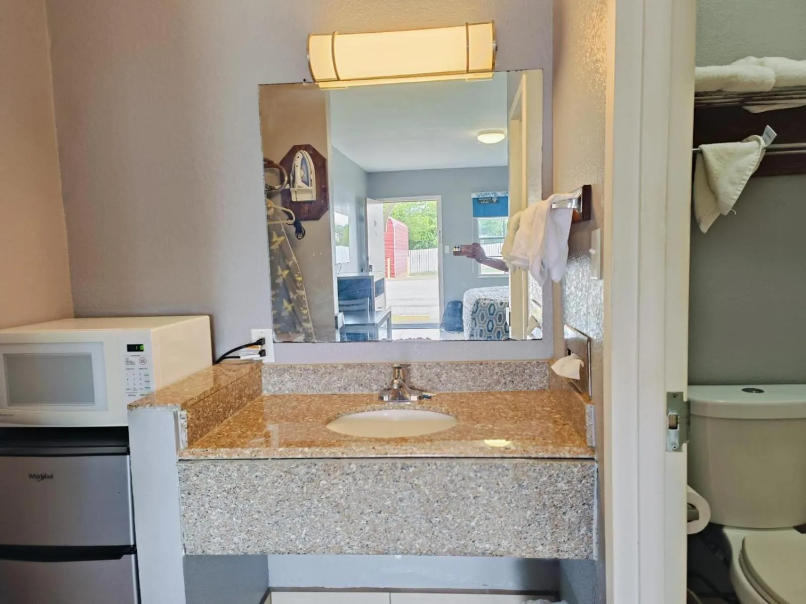 Bathroom in Woodfield Inn & Suites Hotel O, Yoakum TX 111