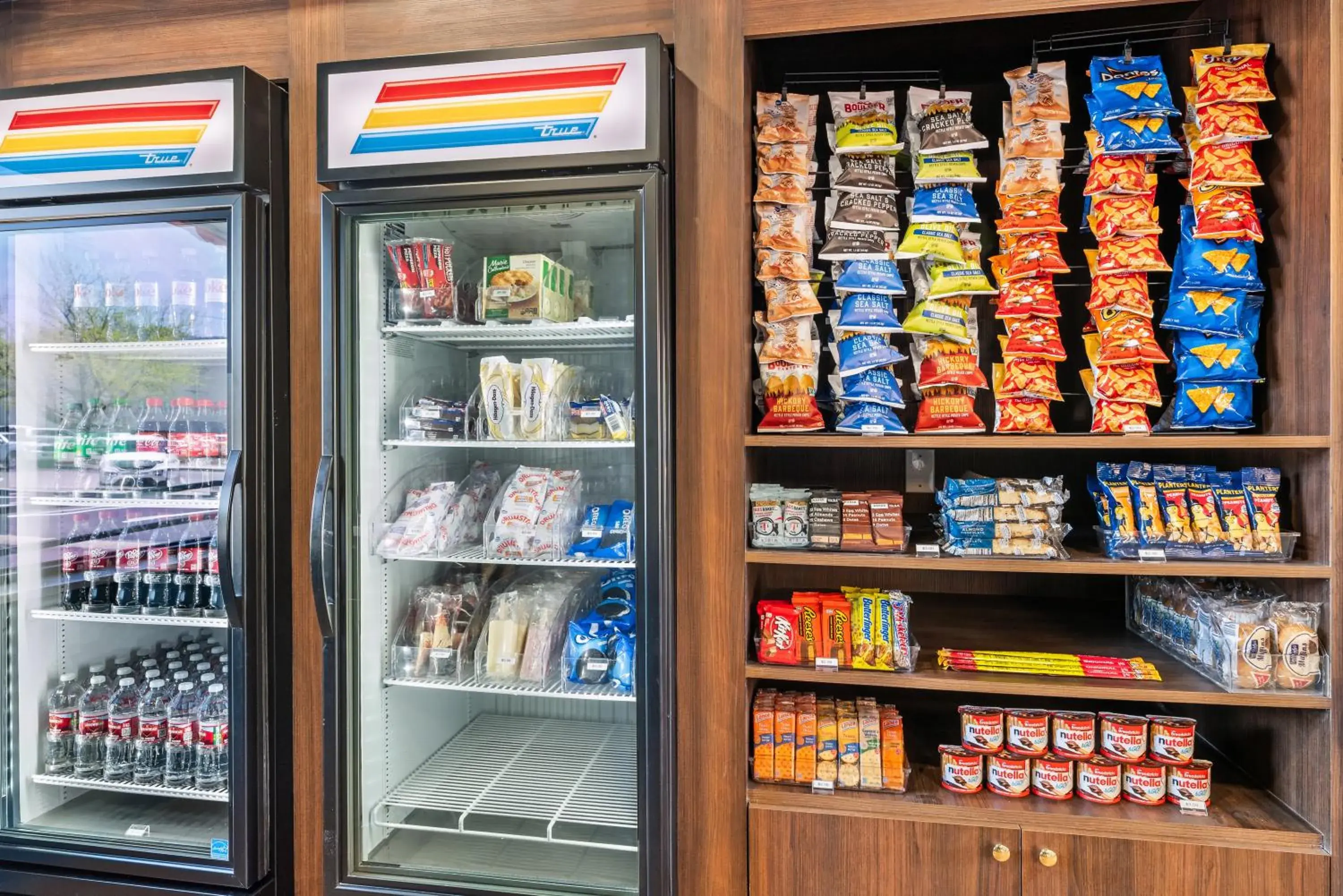 Food and drinks in The Ellsworth Hotel, an Ascend Collection Hotel Food and drinks in The Ellsworth Hotel, an Ascend Collection Hotel