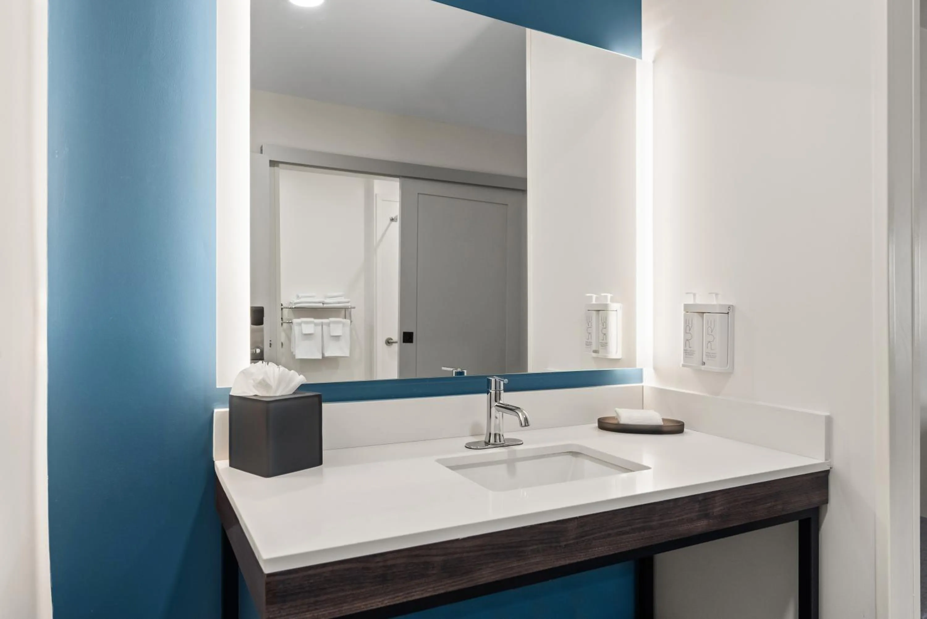 Bathroom in The Ellsworth Hotel, an Ascend Collection Hotel
