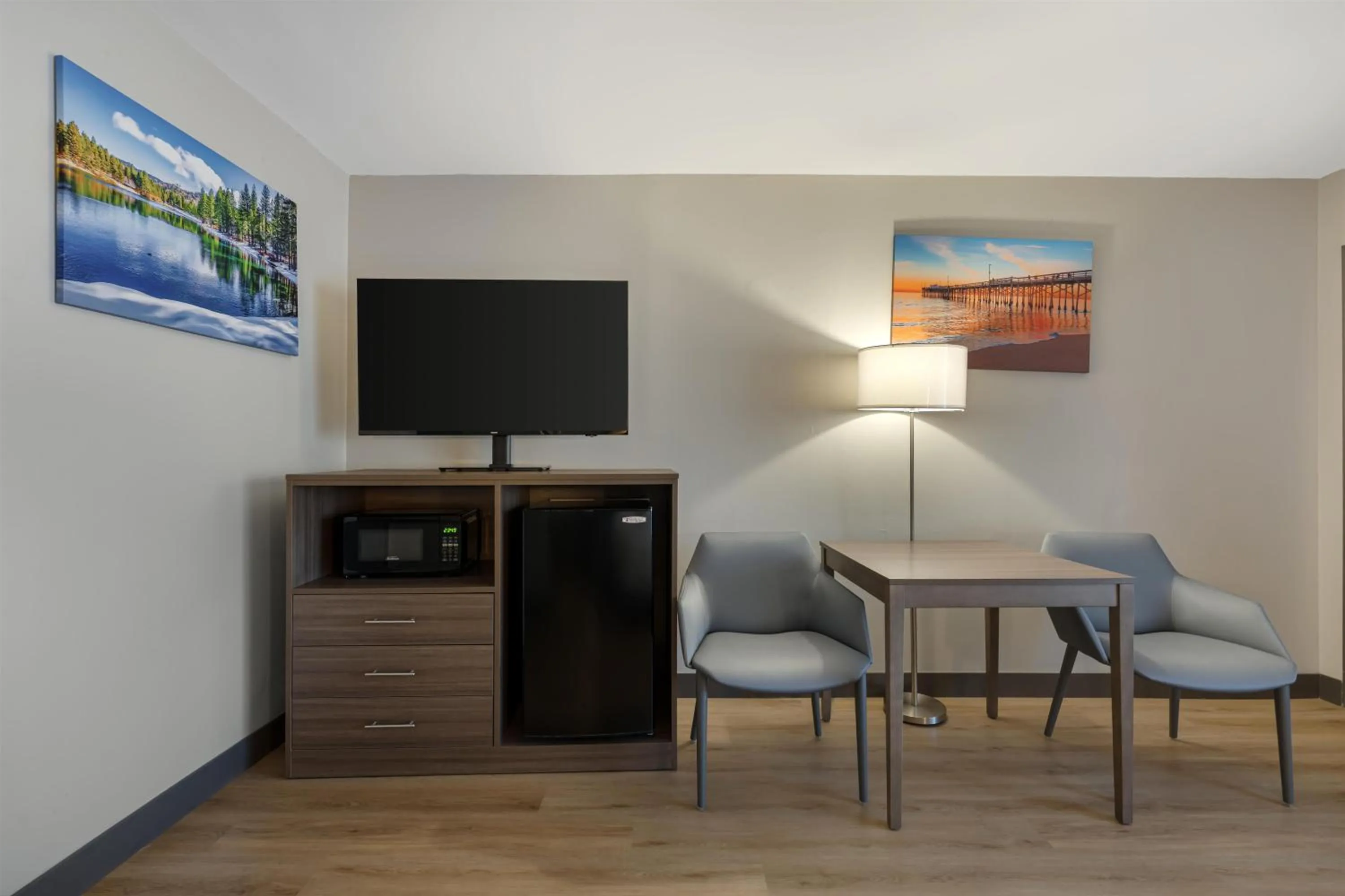 Bedroom in Best Western La Posada Motel