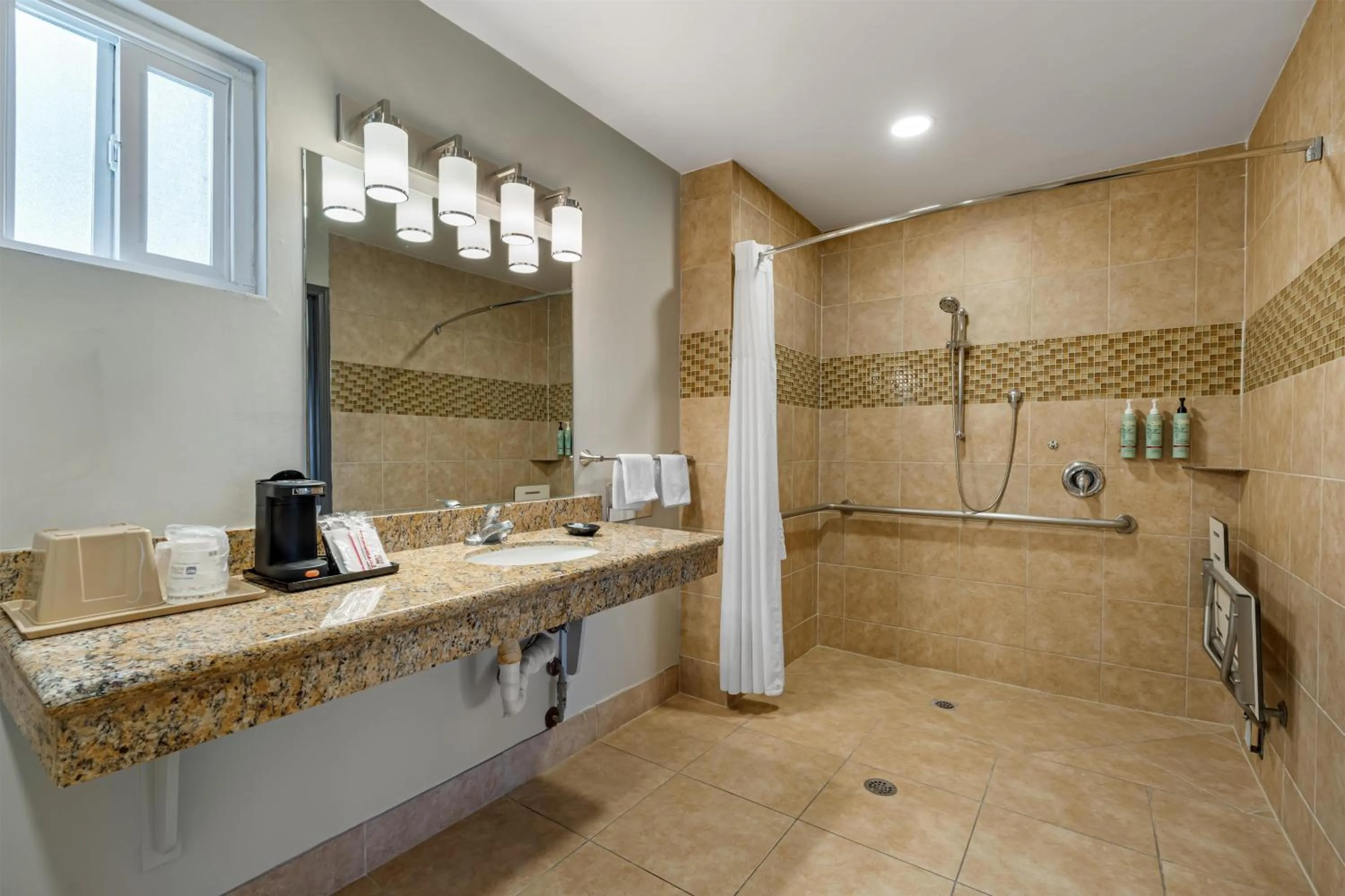 Bathroom in Best Western La Posada Motel