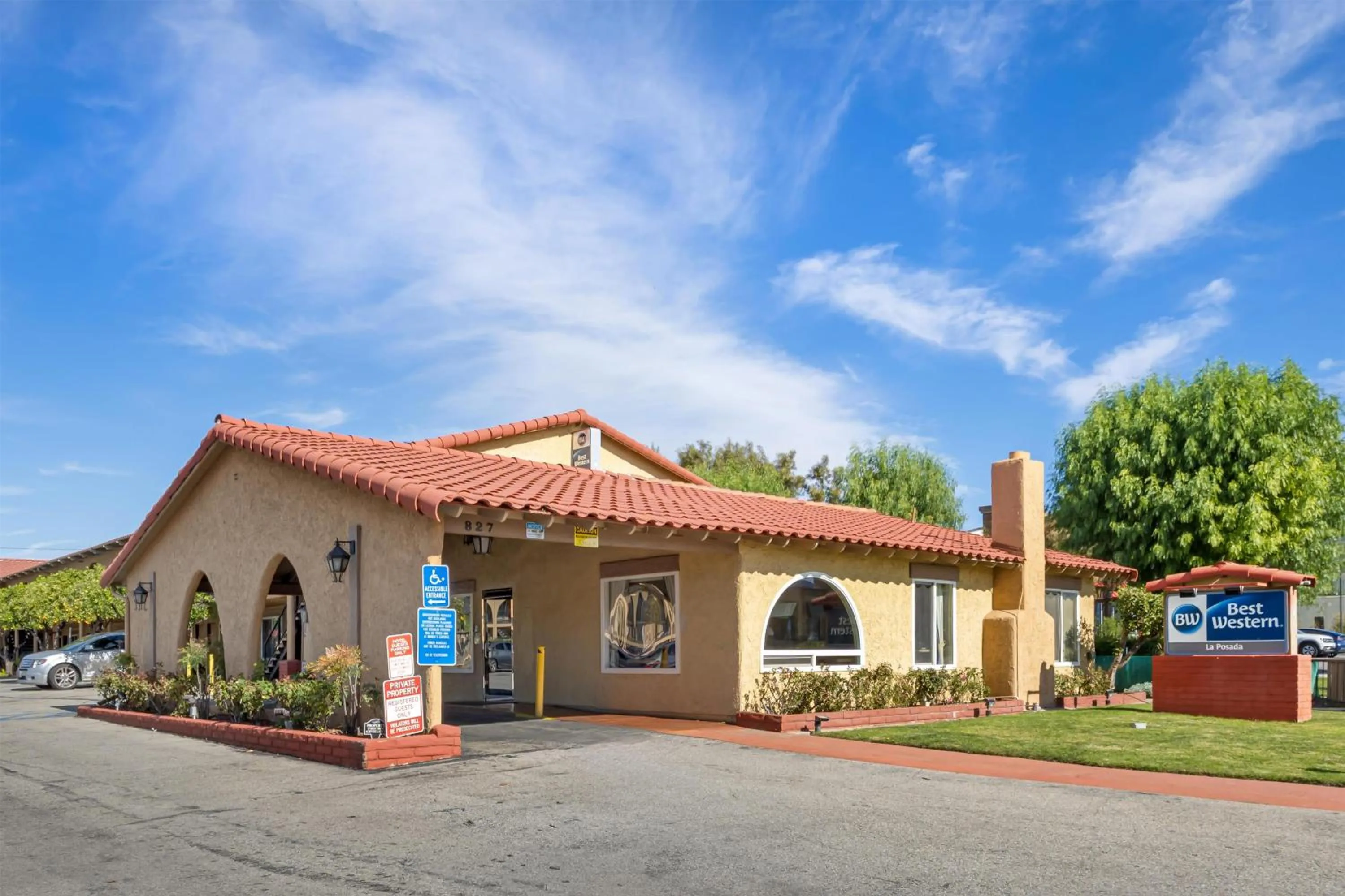 Property building in Best Western La Posada Motel