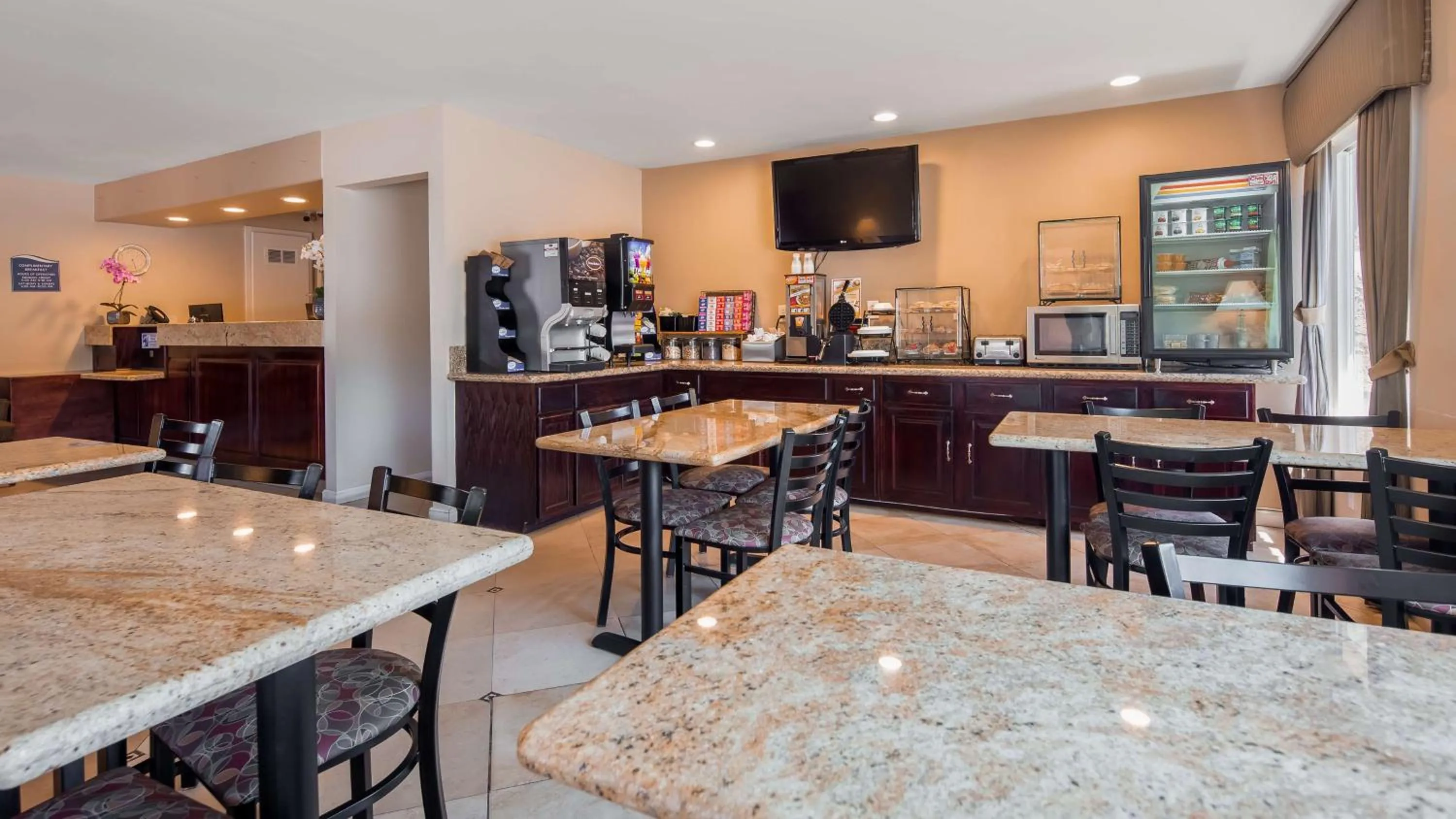 Breakfast in Best Western La Posada Motel