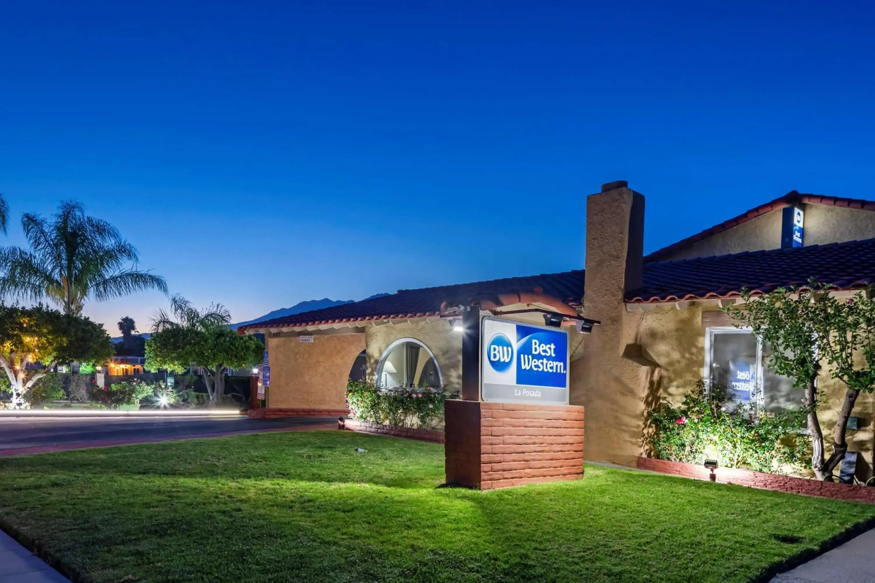 Property building in Best Western La Posada Motel Property building in Best Western La Posada Motel