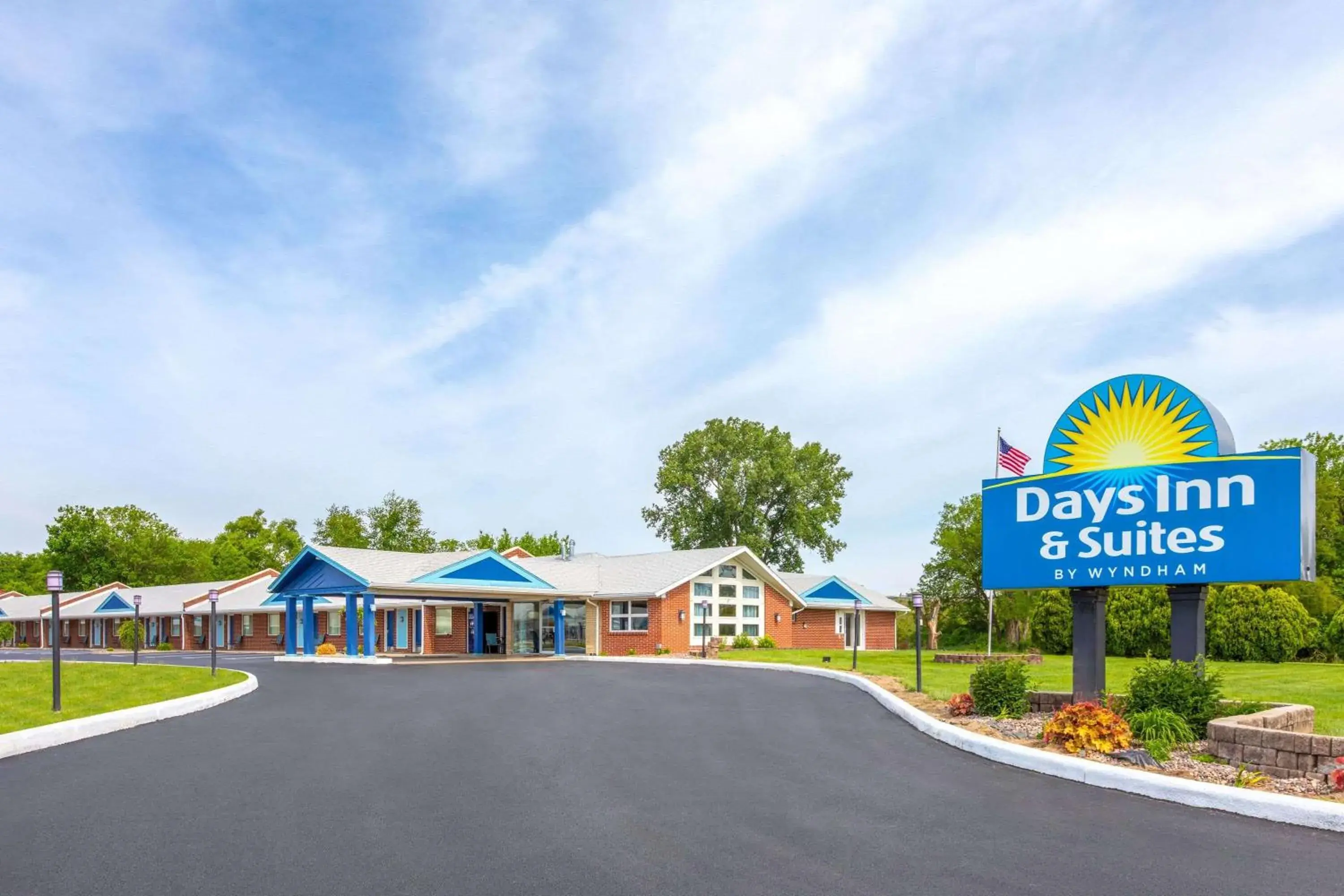 Property building in Days Inn by Wyndham Wauseon Property building in Days Inn by Wyndham Wauseon