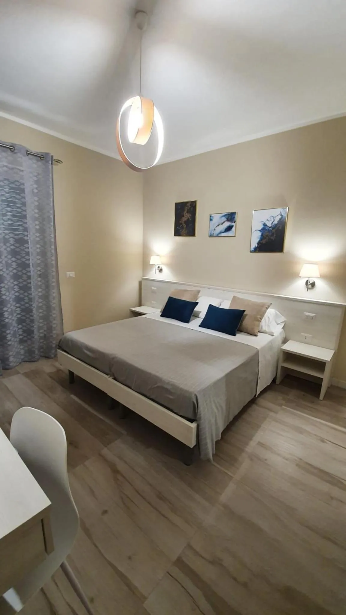 Oikia Rooms