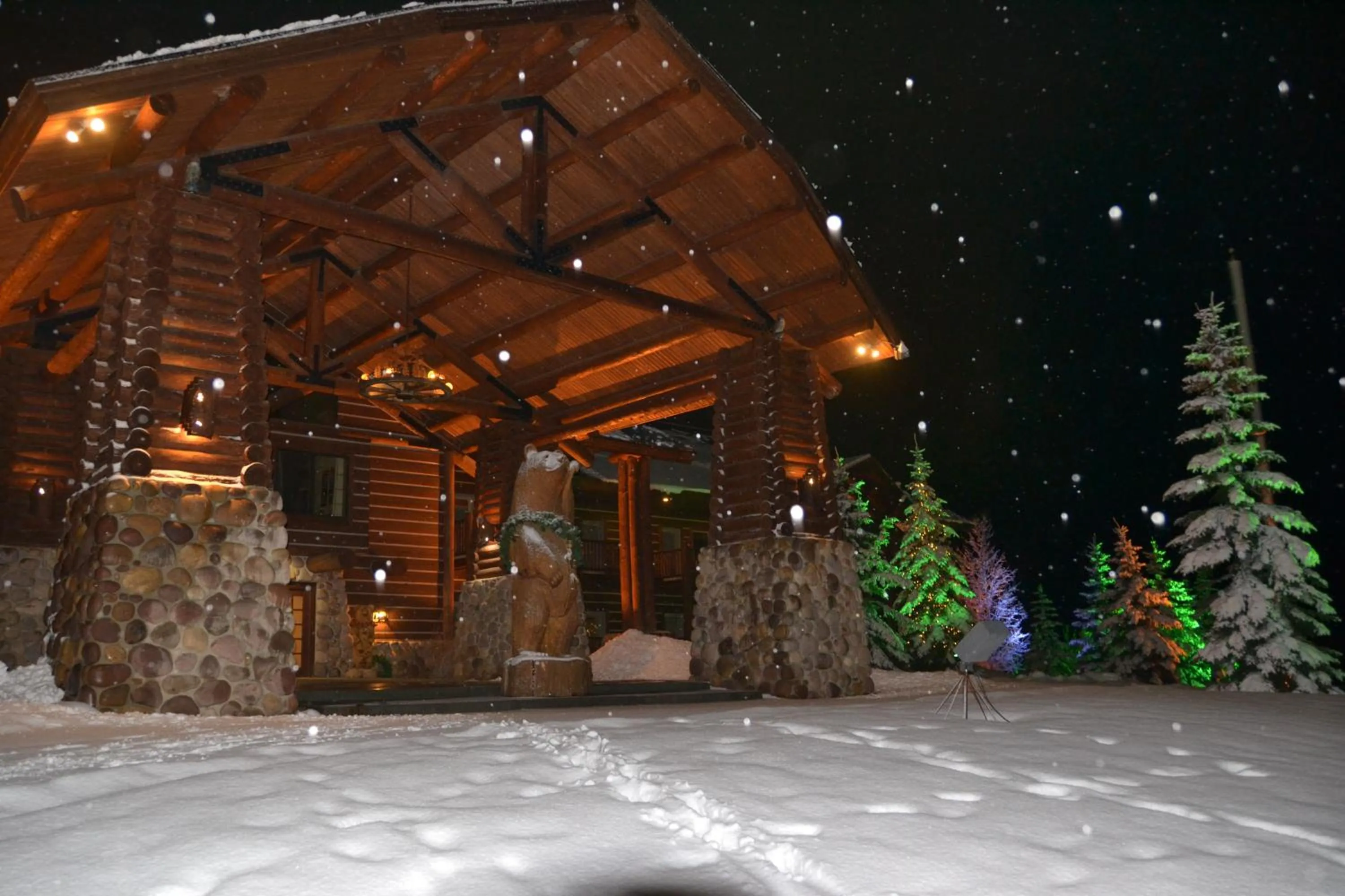 Facade/entrance in Daniels Summit Lodge