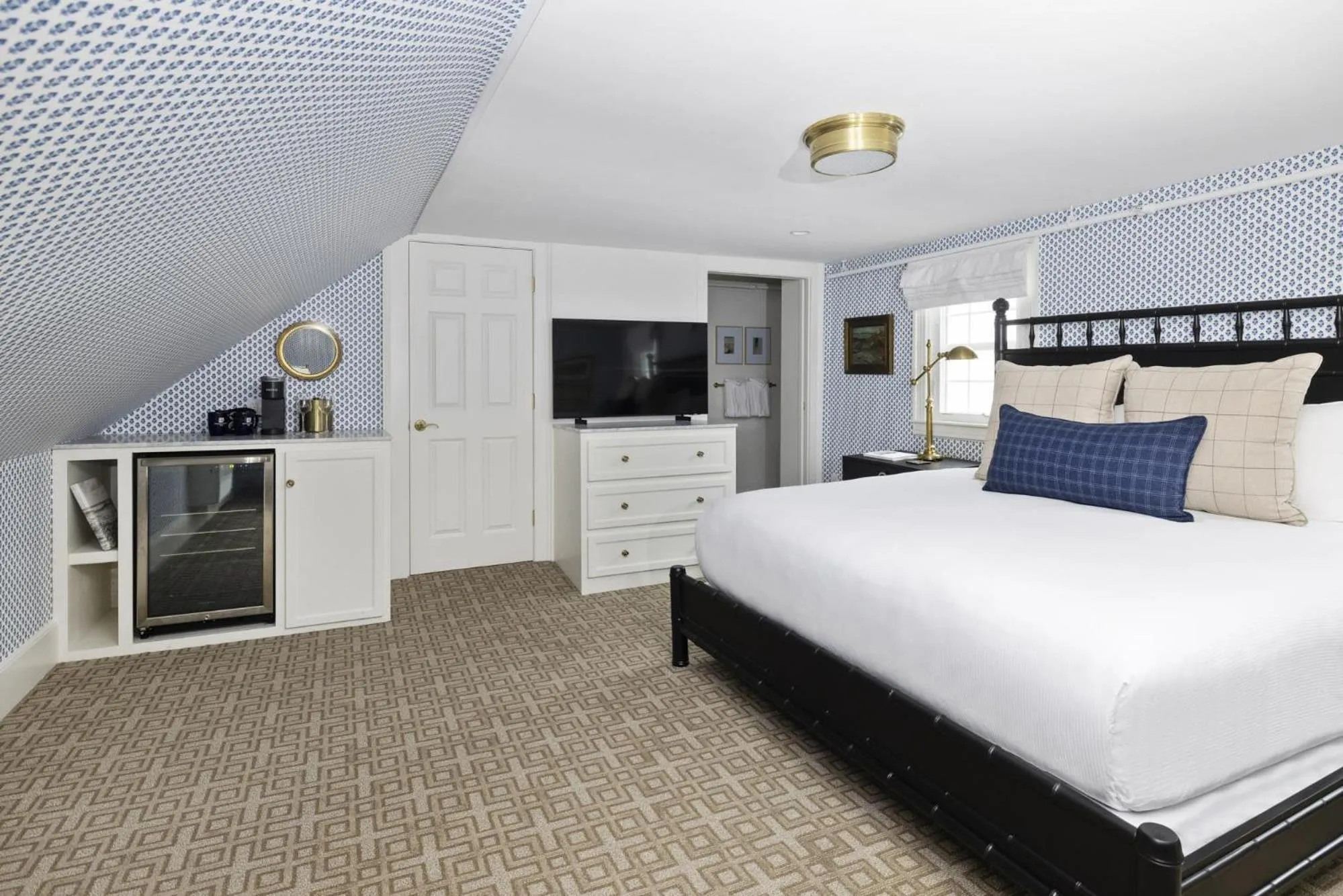 Photo of the whole room, Bed in Kennebunkport Inn