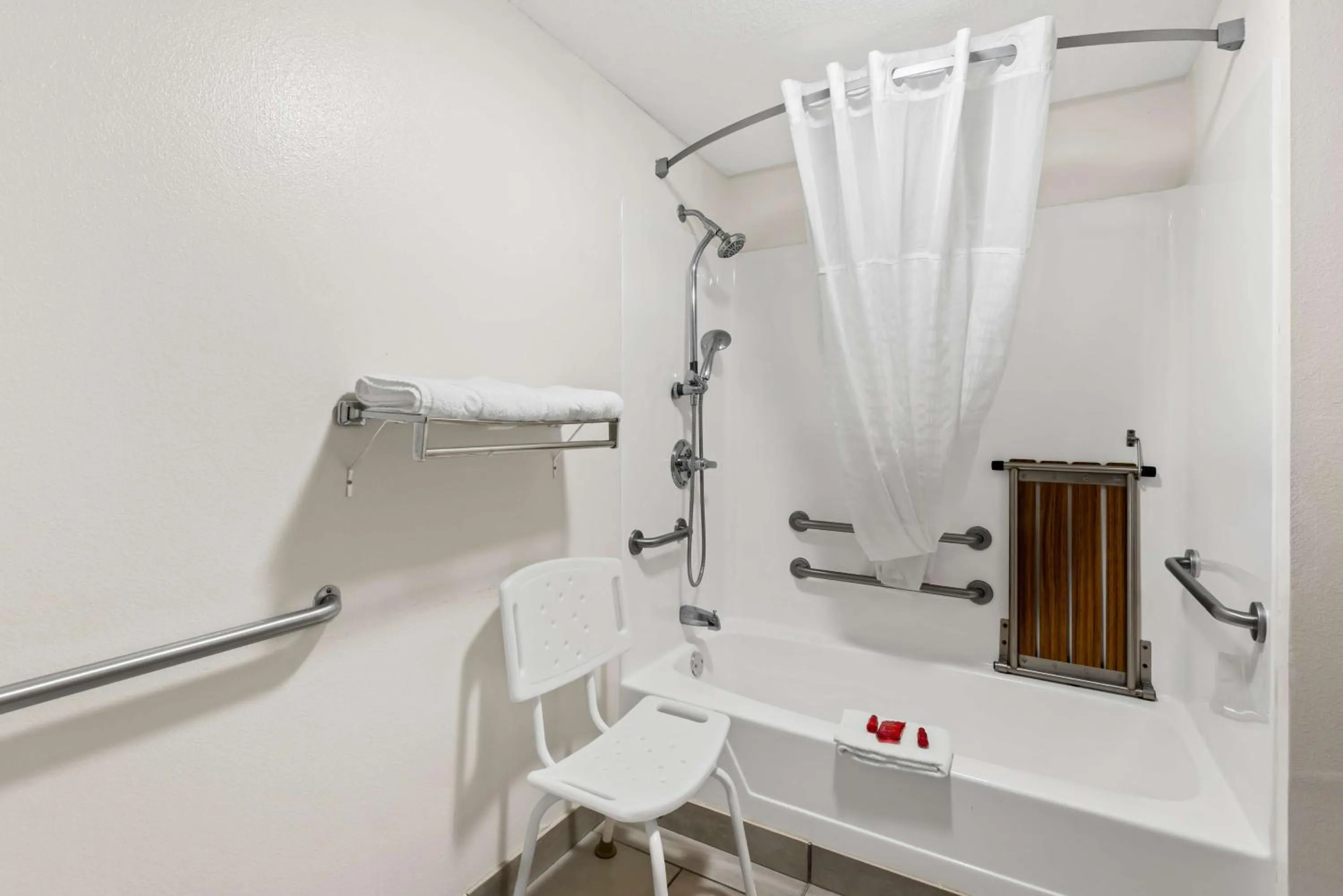 Bathroom in SureStay Hotel by Best Western Manchester