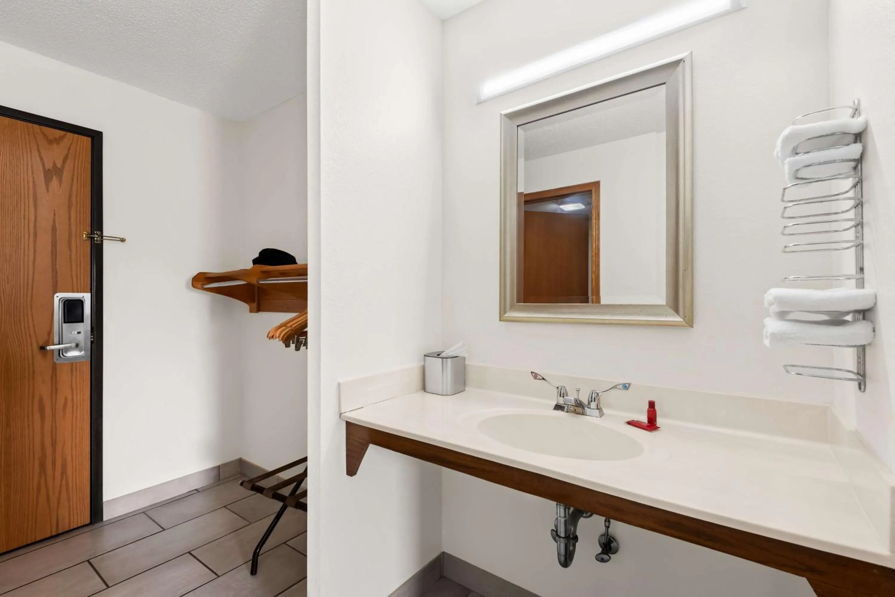 Bathroom in SureStay Hotel by Best Western Manchester