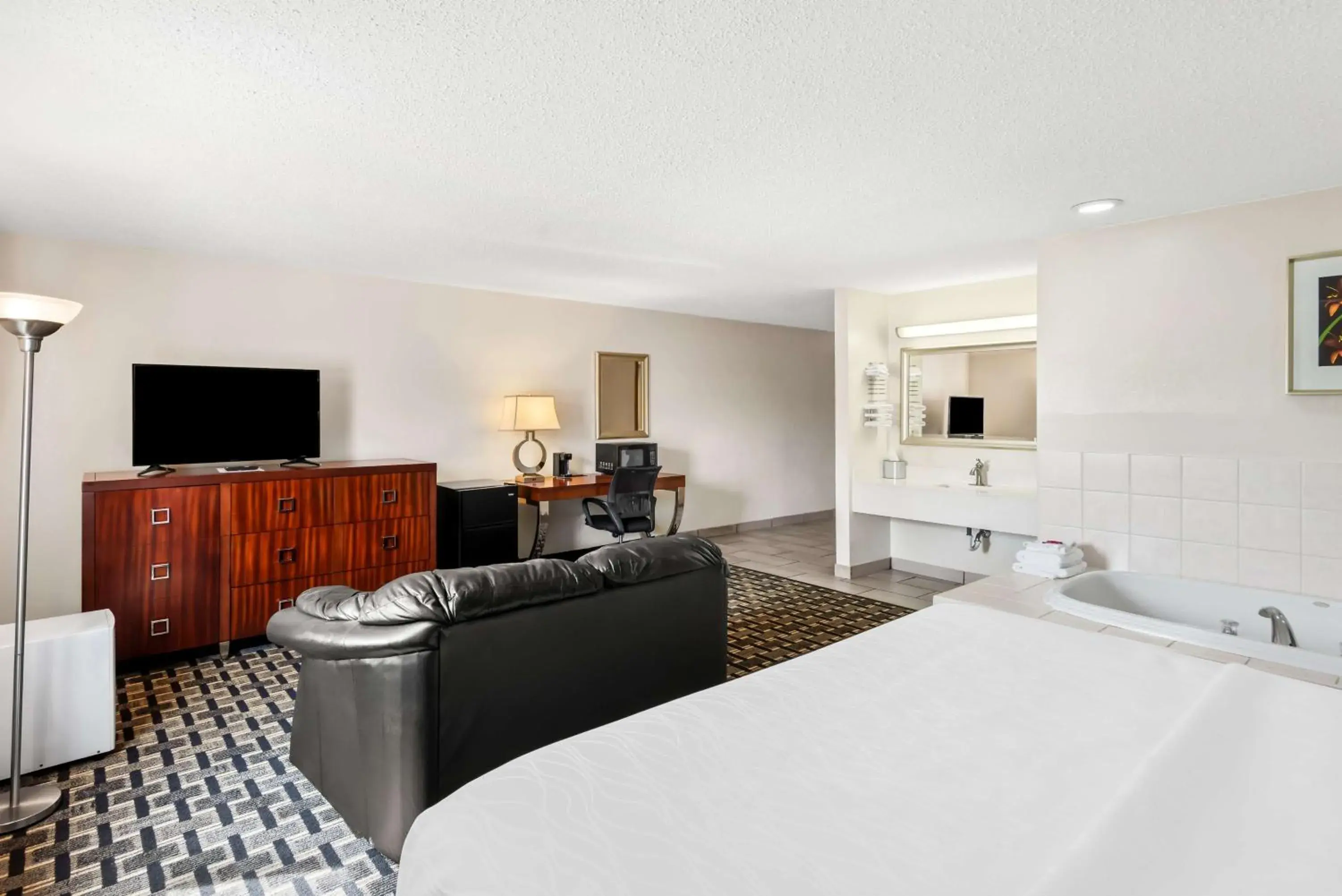 Bedroom, Bed in SureStay Hotel by Best Western Manchester Bedroom, Bed in SureStay Hotel by Best Western Manchester