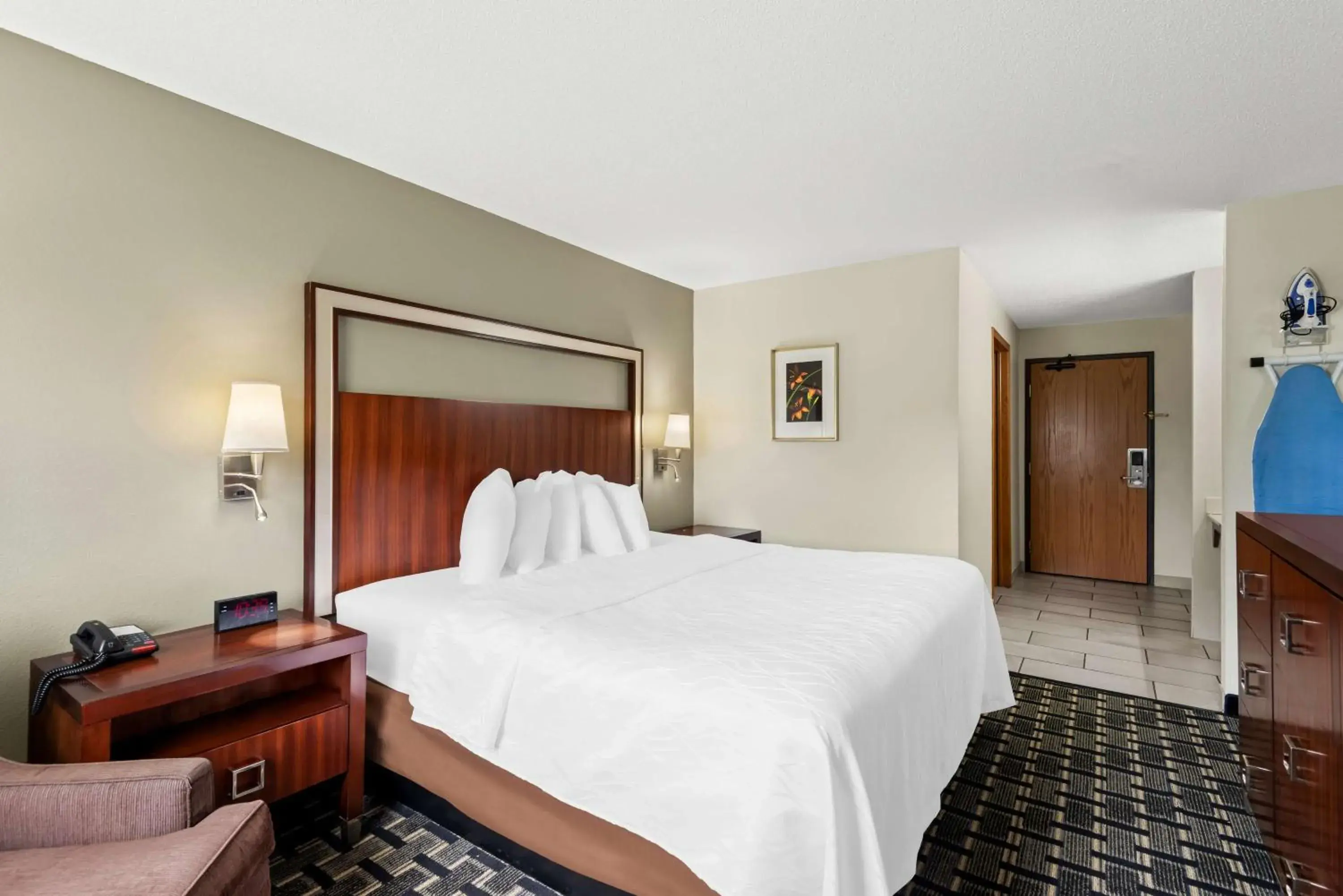 Bedroom, Bed in SureStay Hotel by Best Western Manchester Bedroom, Bed in SureStay Hotel by Best Western Manchester