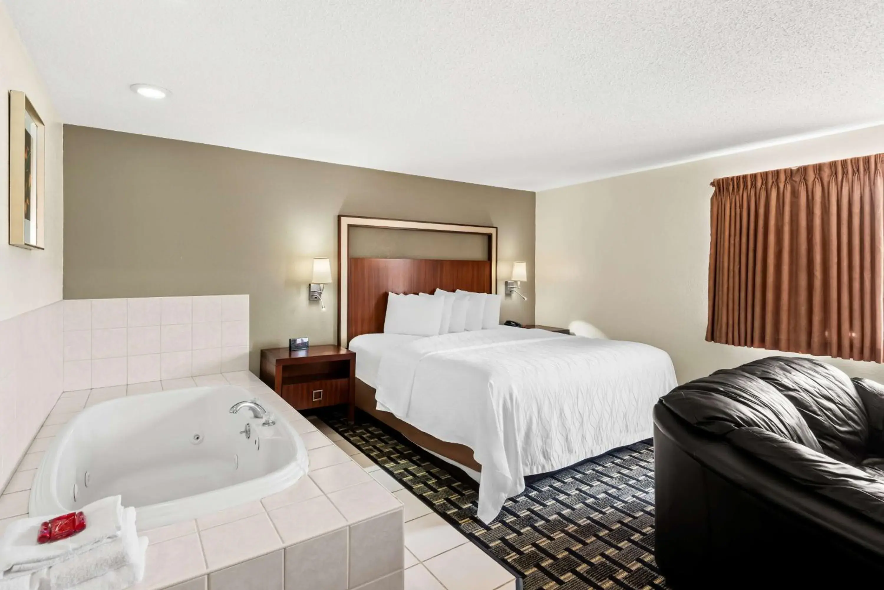 Bedroom, Bed in SureStay Hotel by Best Western Manchester Bedroom, Bed in SureStay Hotel by Best Western Manchester