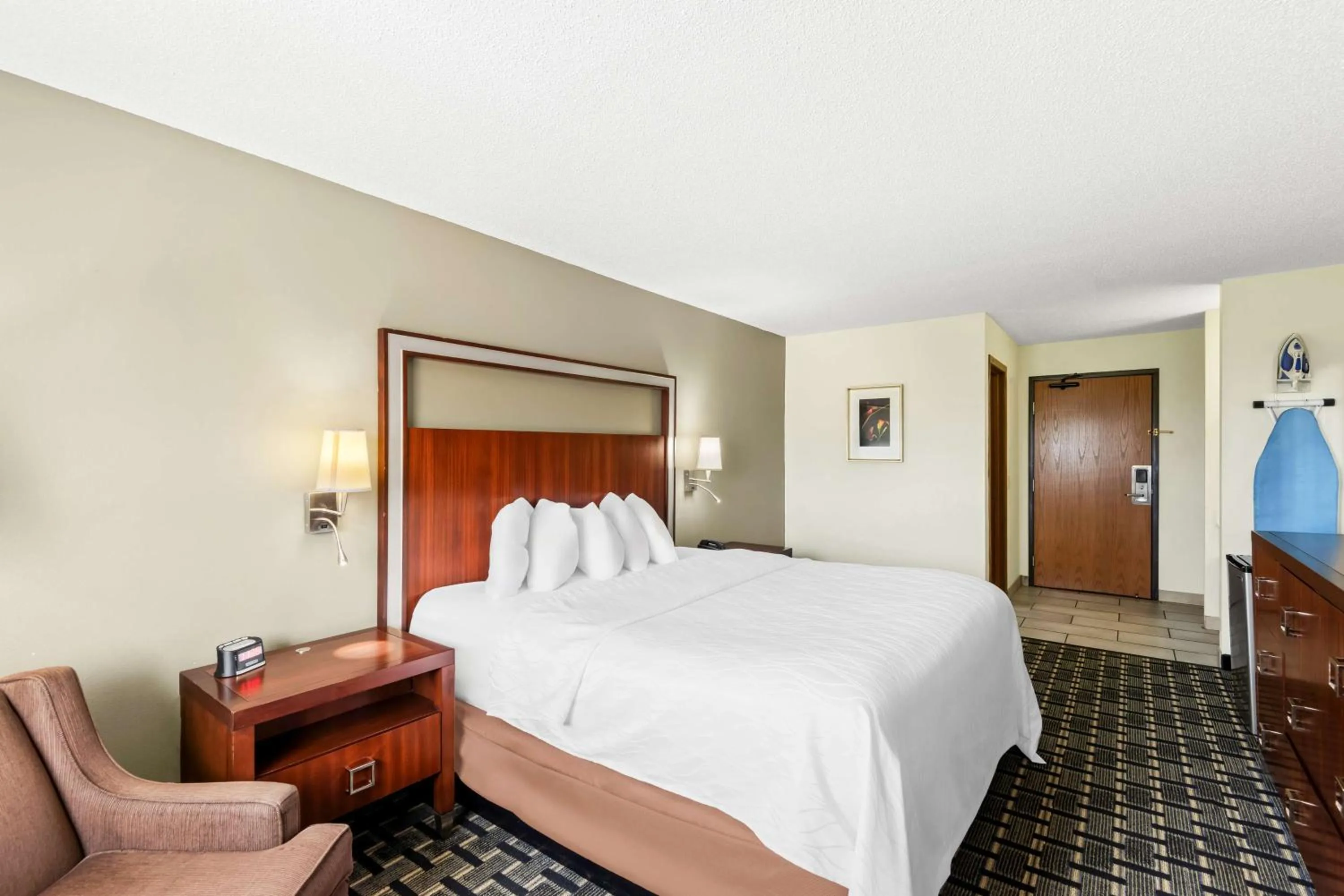 Bedroom, Bed in SureStay Hotel by Best Western Manchester