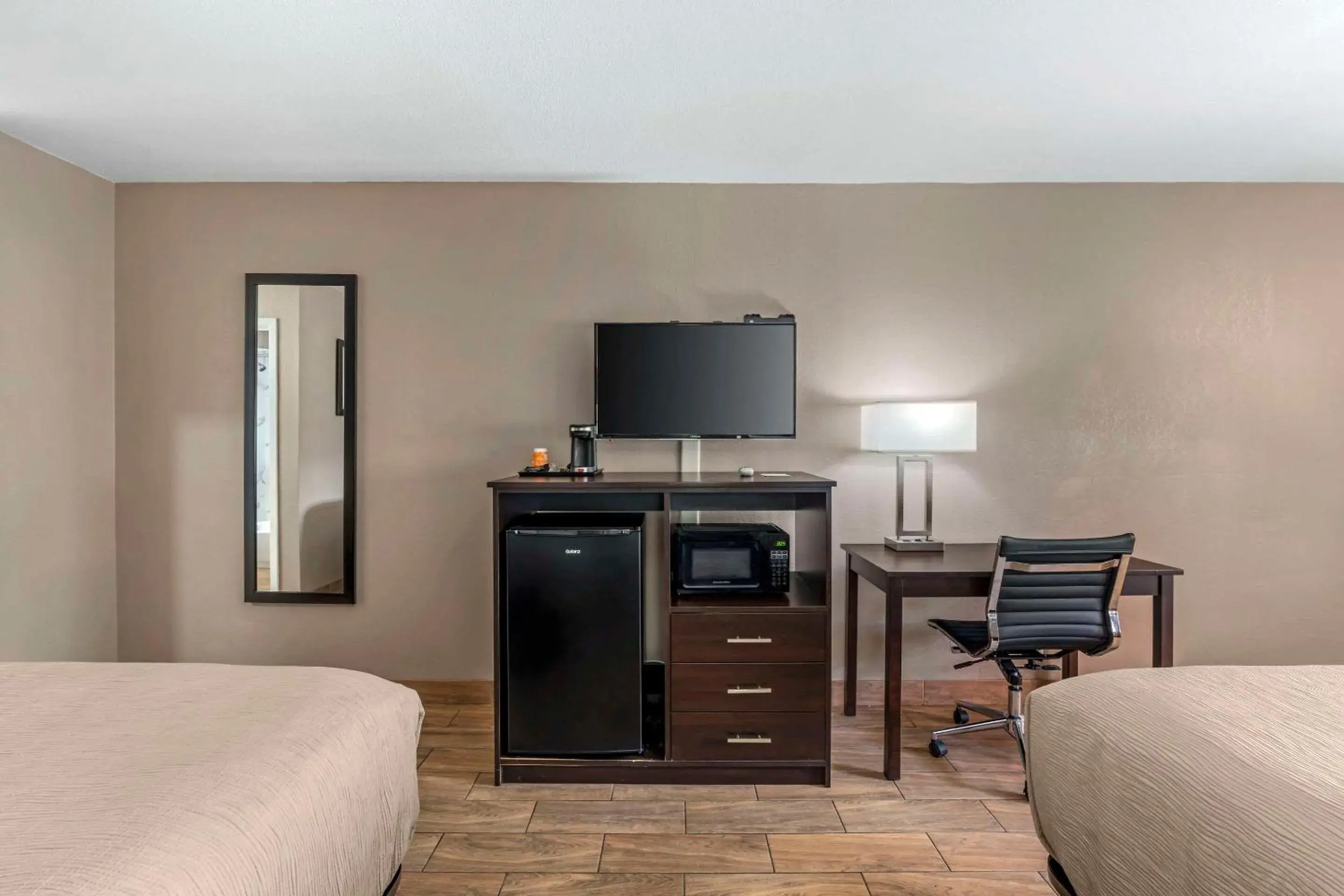 Bedroom, Bed in Americas Best Value Inn New Boston Bedroom, Bed in Americas Best Value Inn New Boston