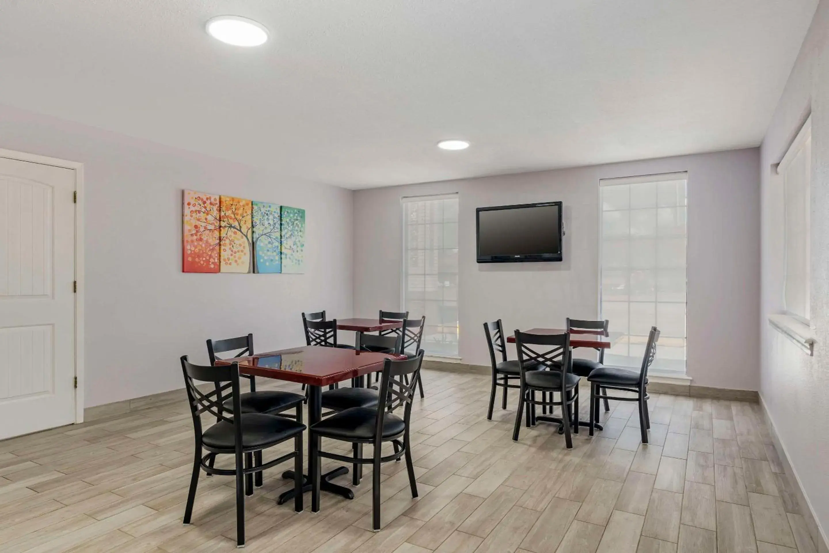 Breakfast in Americas Best Value Inn New Boston Breakfast in Americas Best Value Inn New Boston